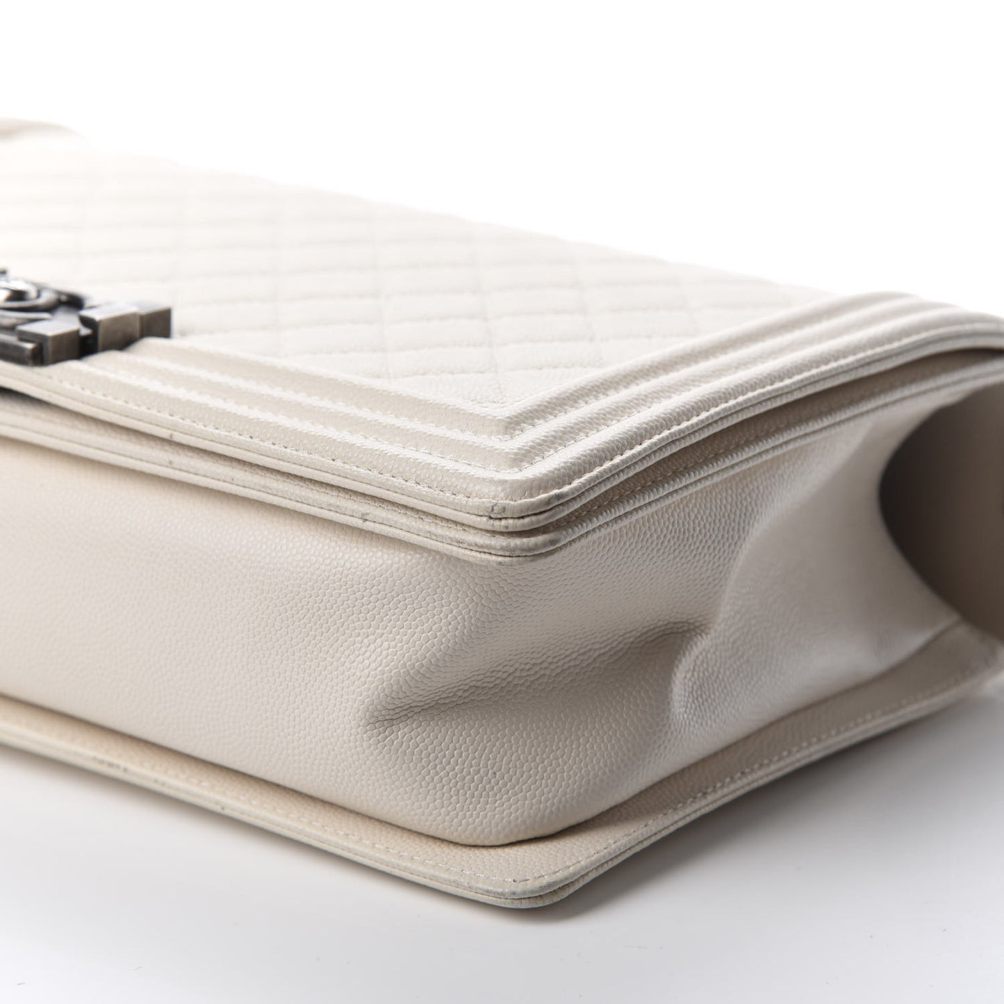 Caviar Quilted New Medium Boy Flap White