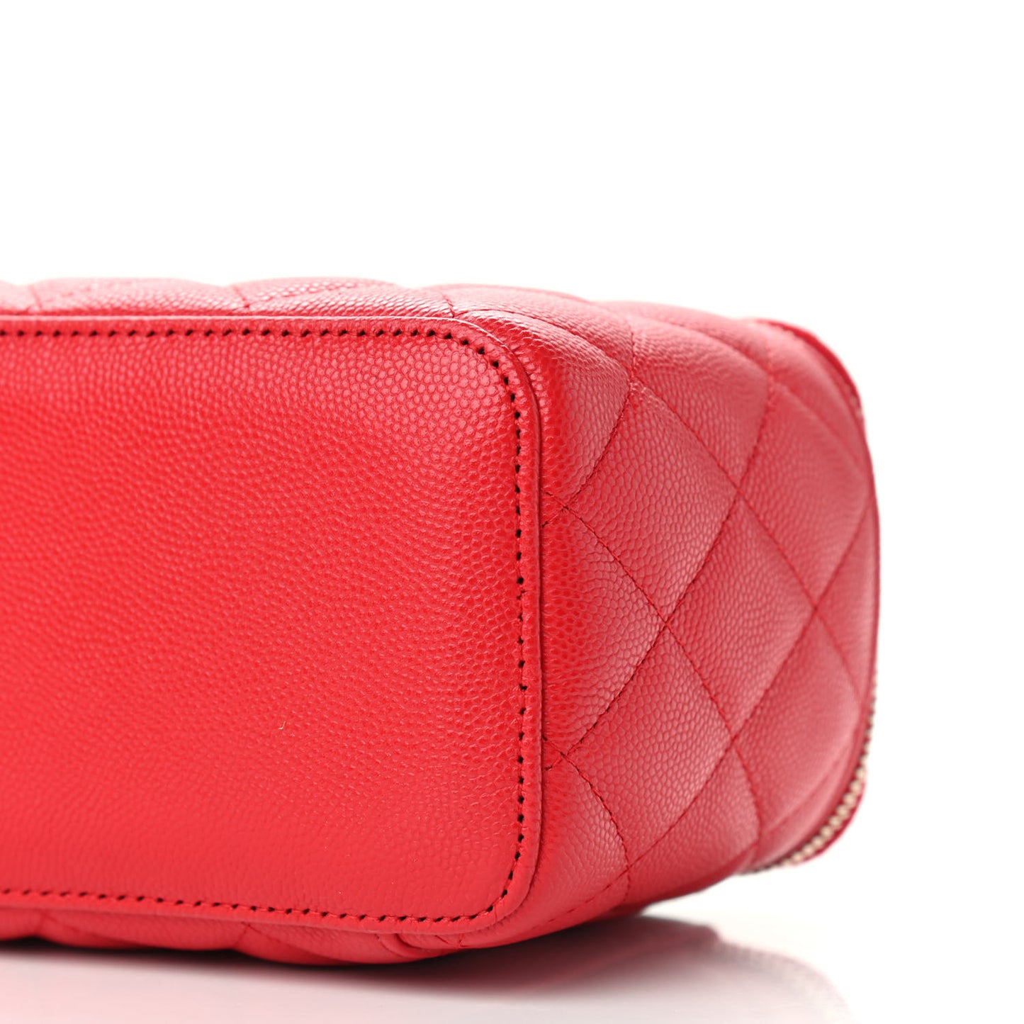 Caviar Quilted Small Vanity Case With Chain Red