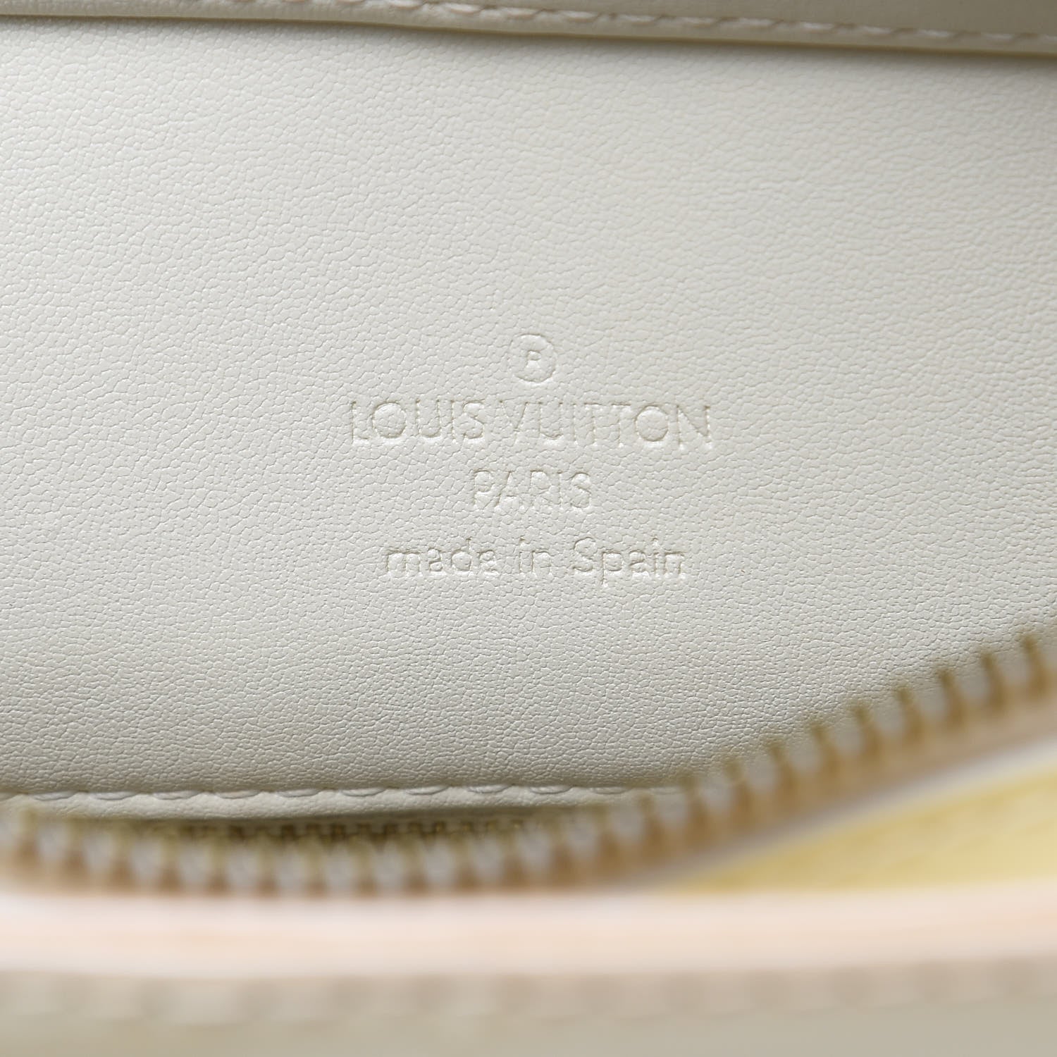 Louis Vuitton Vernis Houston Perle 6 of 13