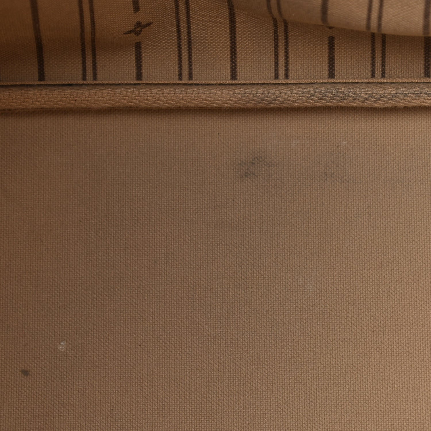 Louis Vuitton Monogram Neverfull MM 15 of 17