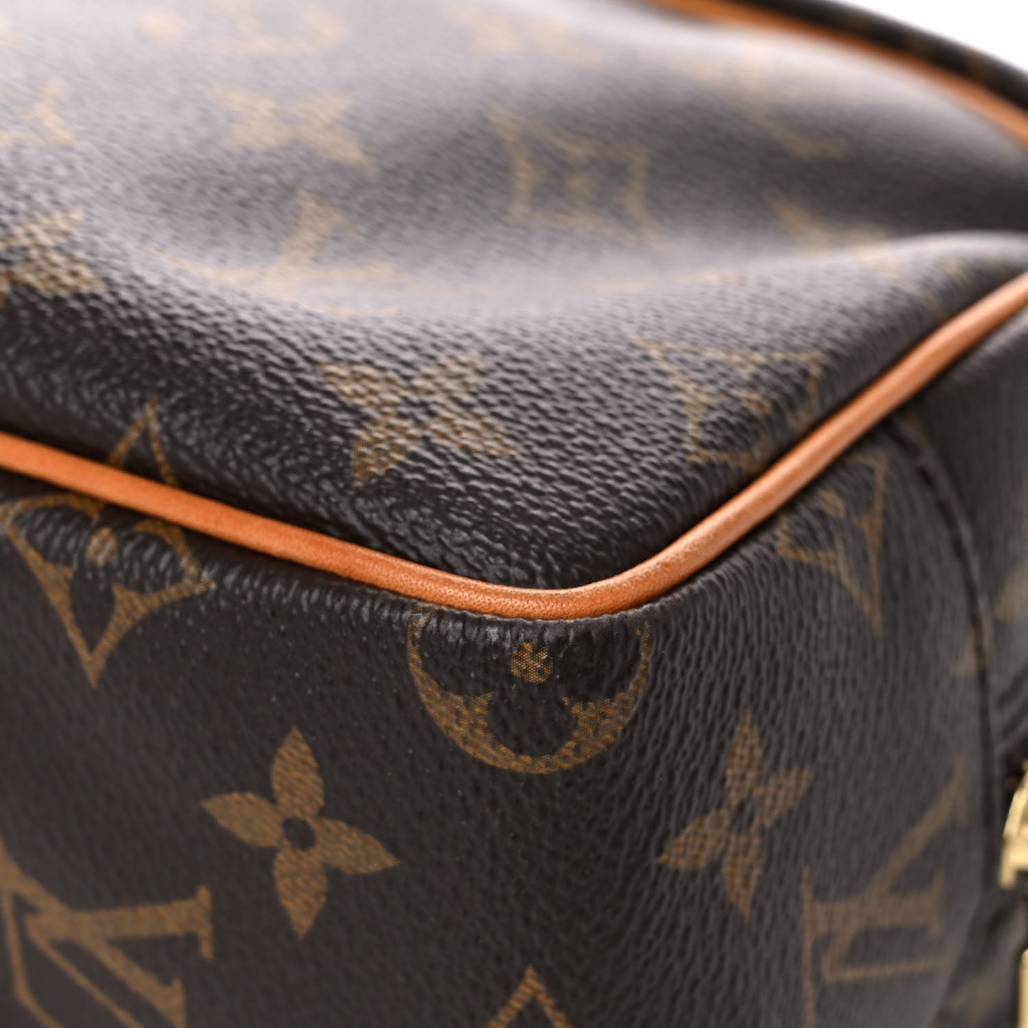 Louis Vuitton Monogram Toiletry Bag 25 7 of 22