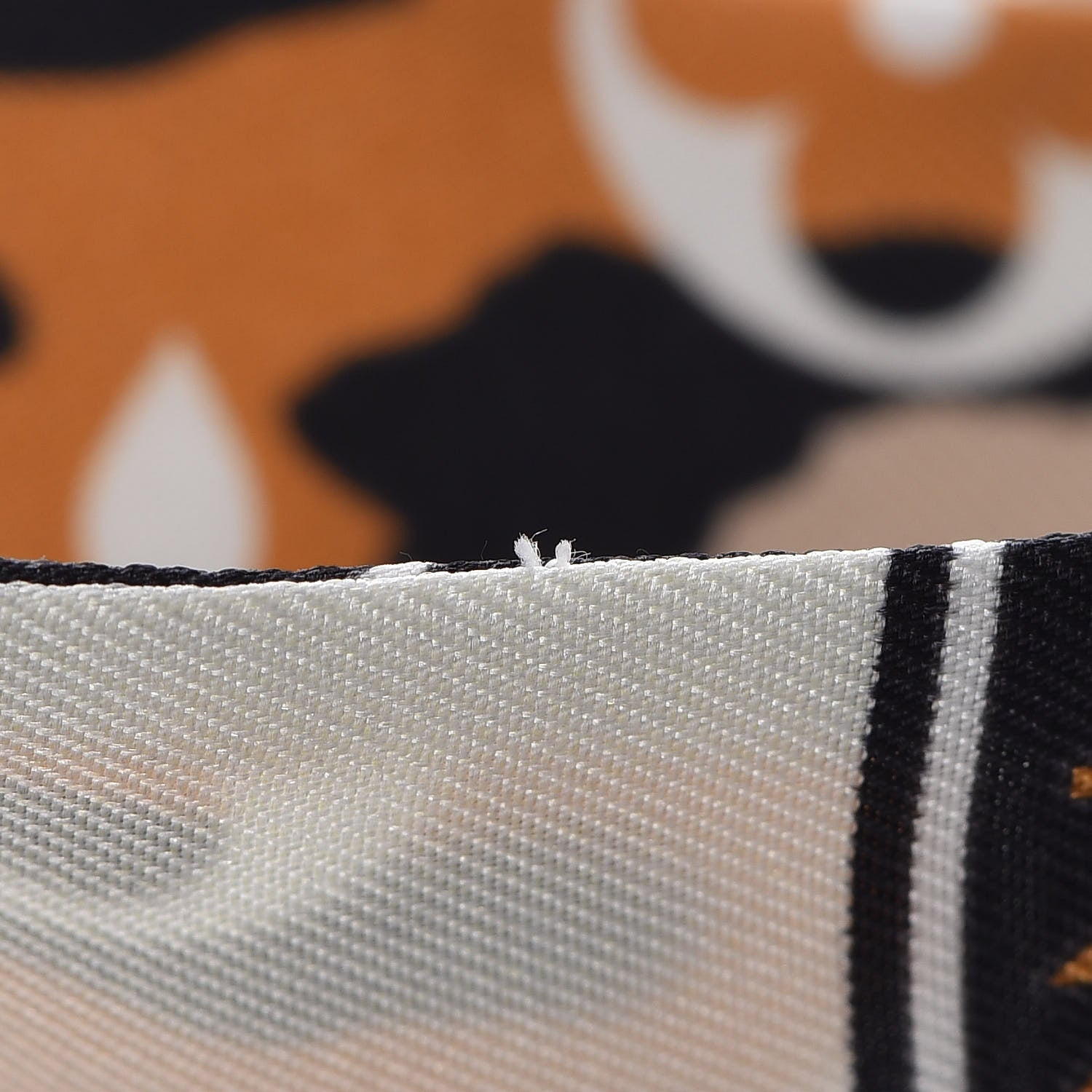 Louis Vuitton Silk Monogram Giant Jungle Bandeau Ivory 6 of 6