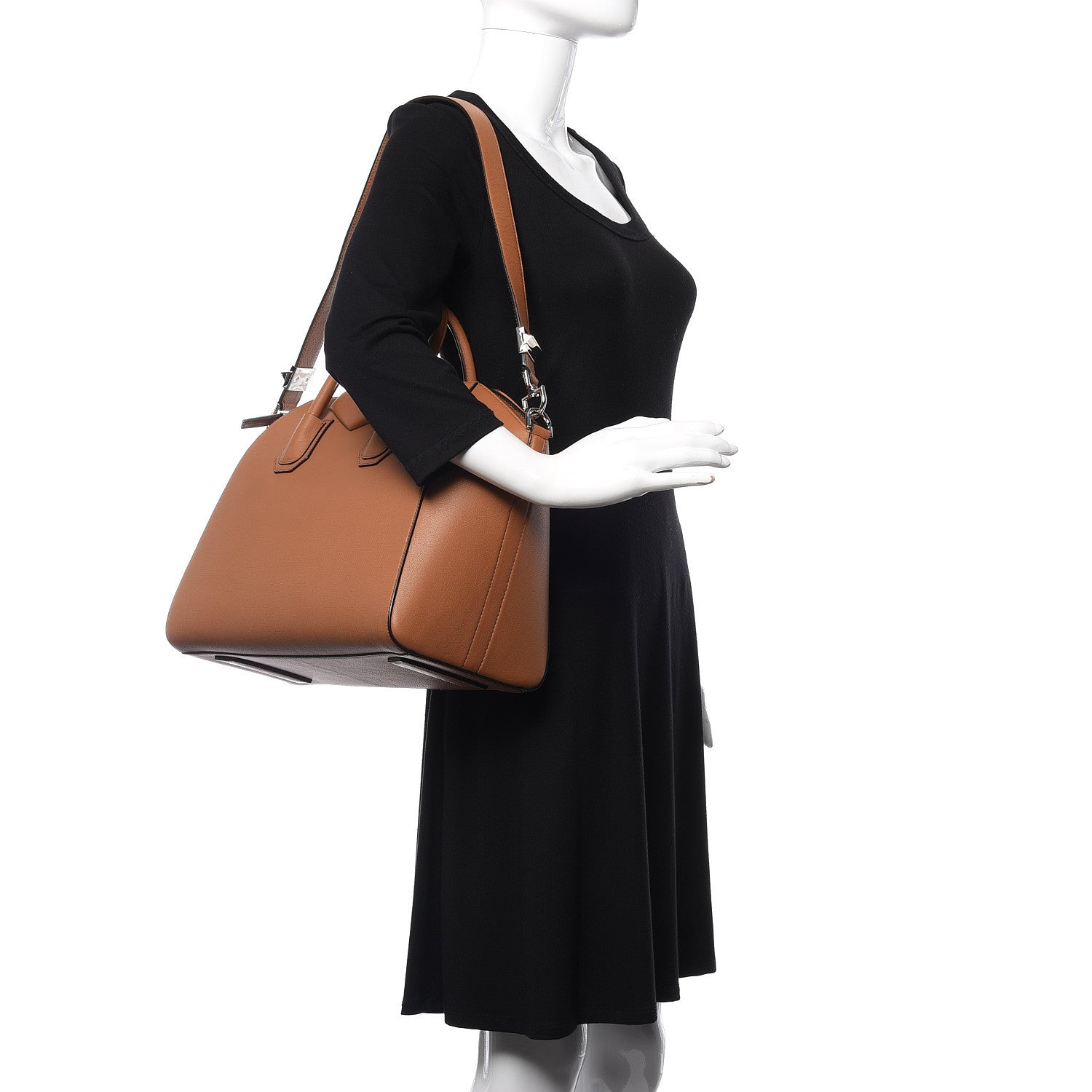 Givenchy Sugar Goatskin Medium Antigona Caramel 2 of 9