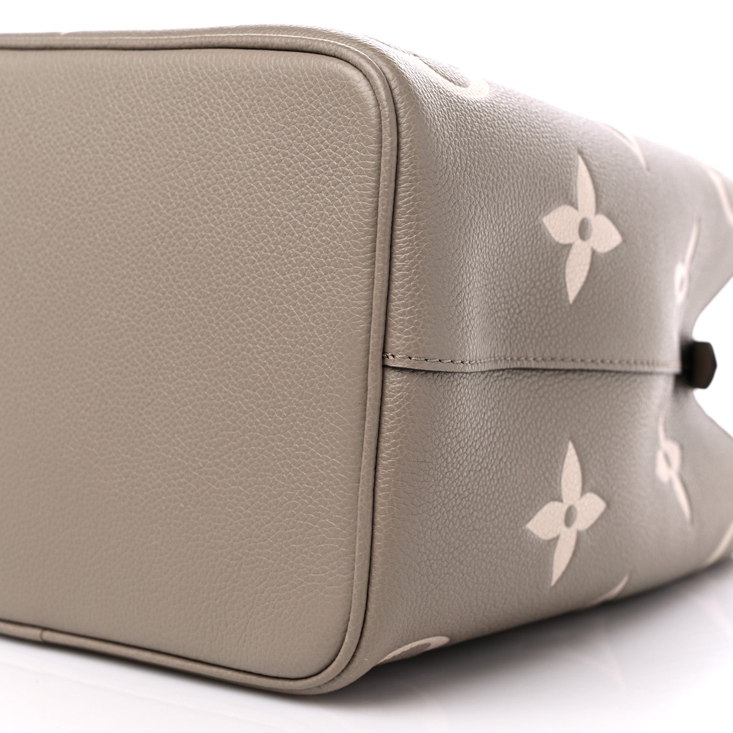 Louis Vuitton Empreinte Monogram Giant Neonoe MM Tourterelle Creme 9 of 9