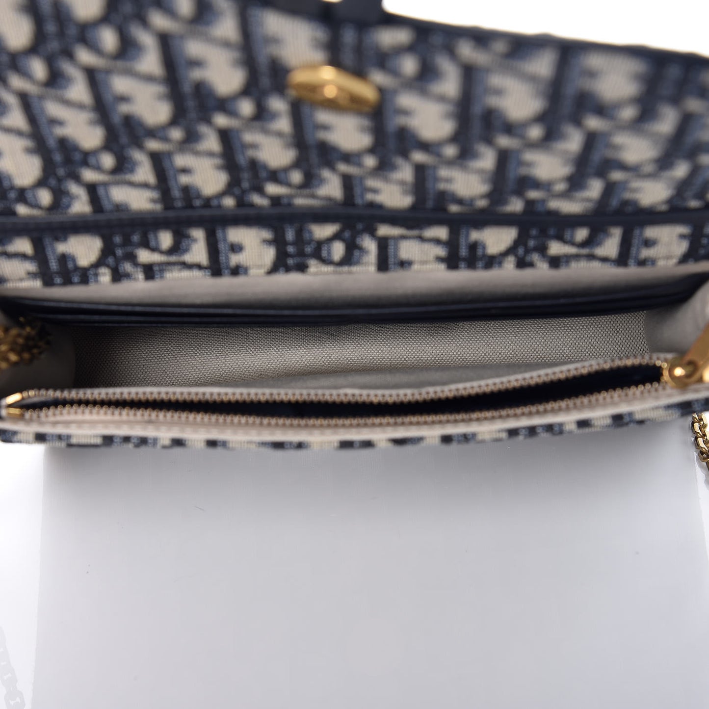 Oblique Saddle Chain Pouch Blue