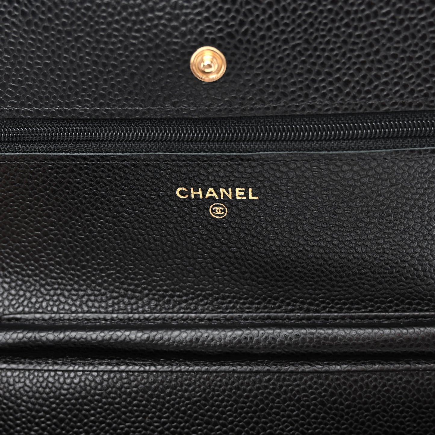 Caviar Quilted Wallet on Chain WOC Black