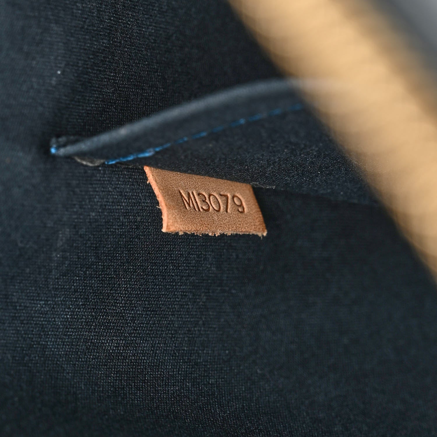 Louis Vuitton Vernis Alma MM Blue Nuit 6 of 9