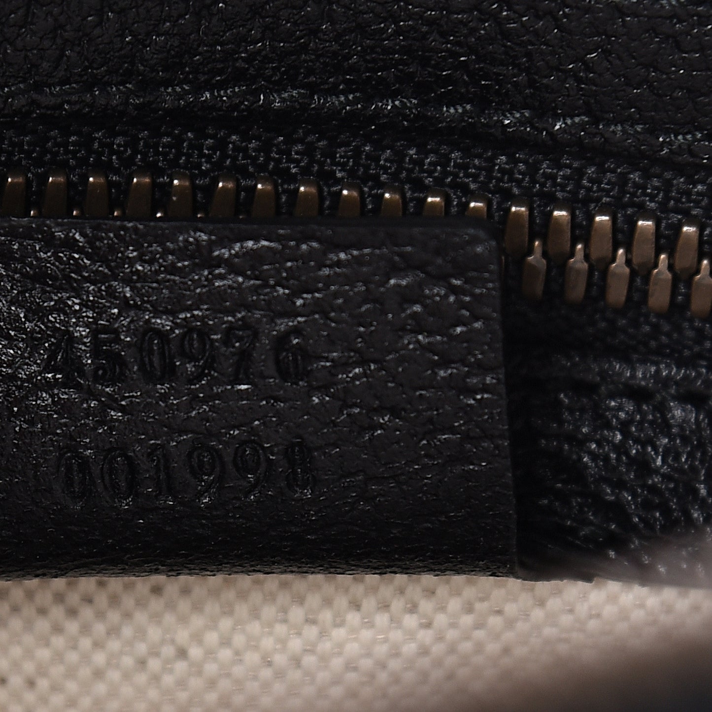 Grained Calfskin Bee Star Messenger Black