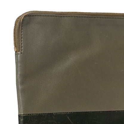 Celine Smooth Lambskin Bi-Color Solo Clutch Pouch Army Green 18 of 32