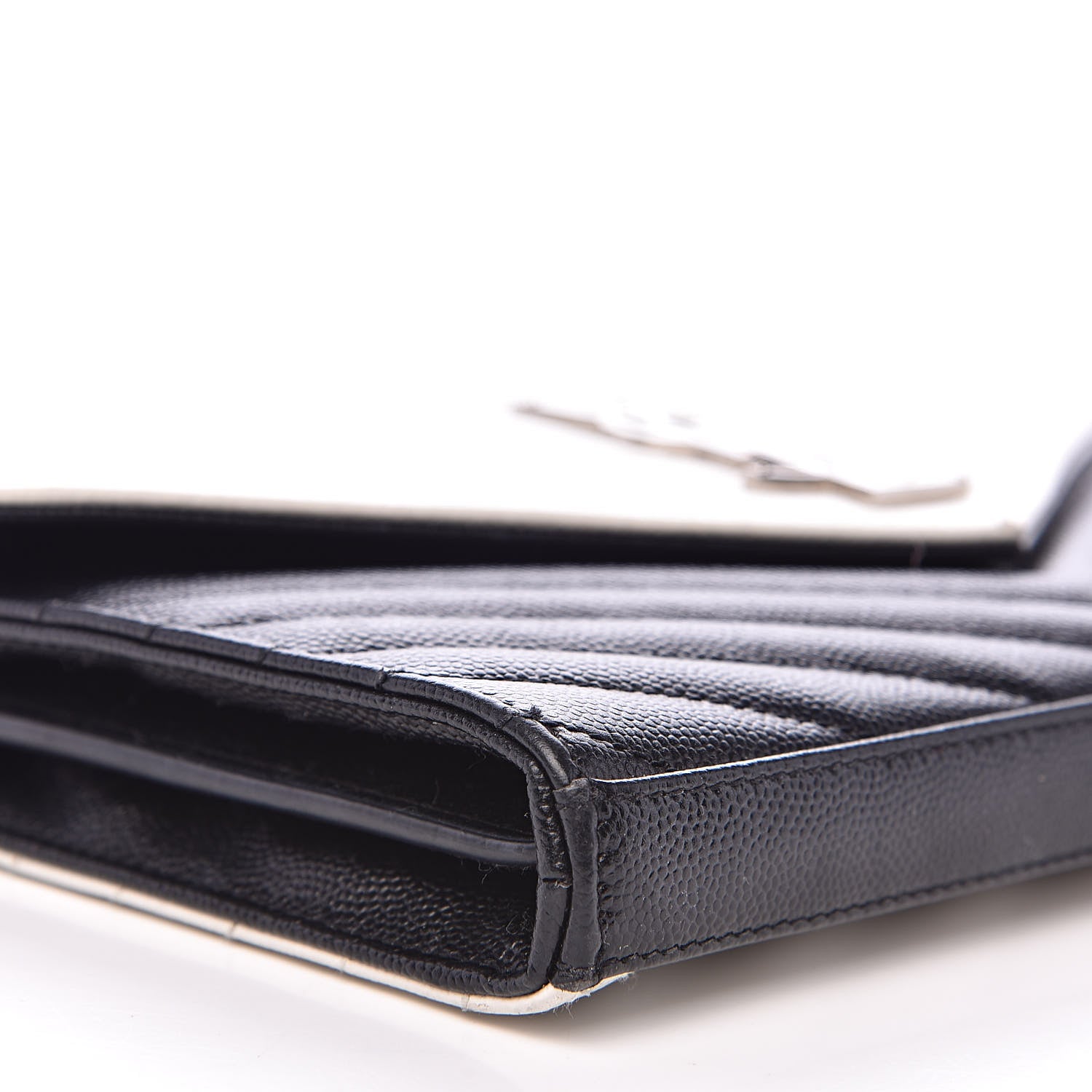 Saint Laurent Grain De Poudre Matelasse Chevron Bi-Color Monogram Chain Wallet White Black 7 of 16