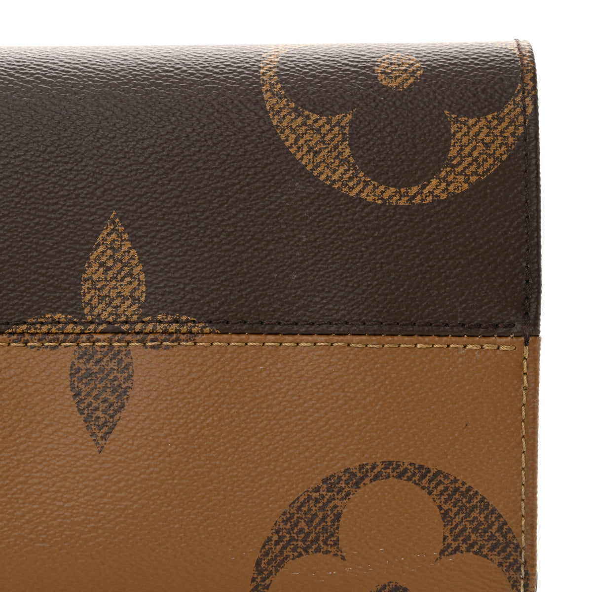 Reverse Monogram Giant Onthego MM