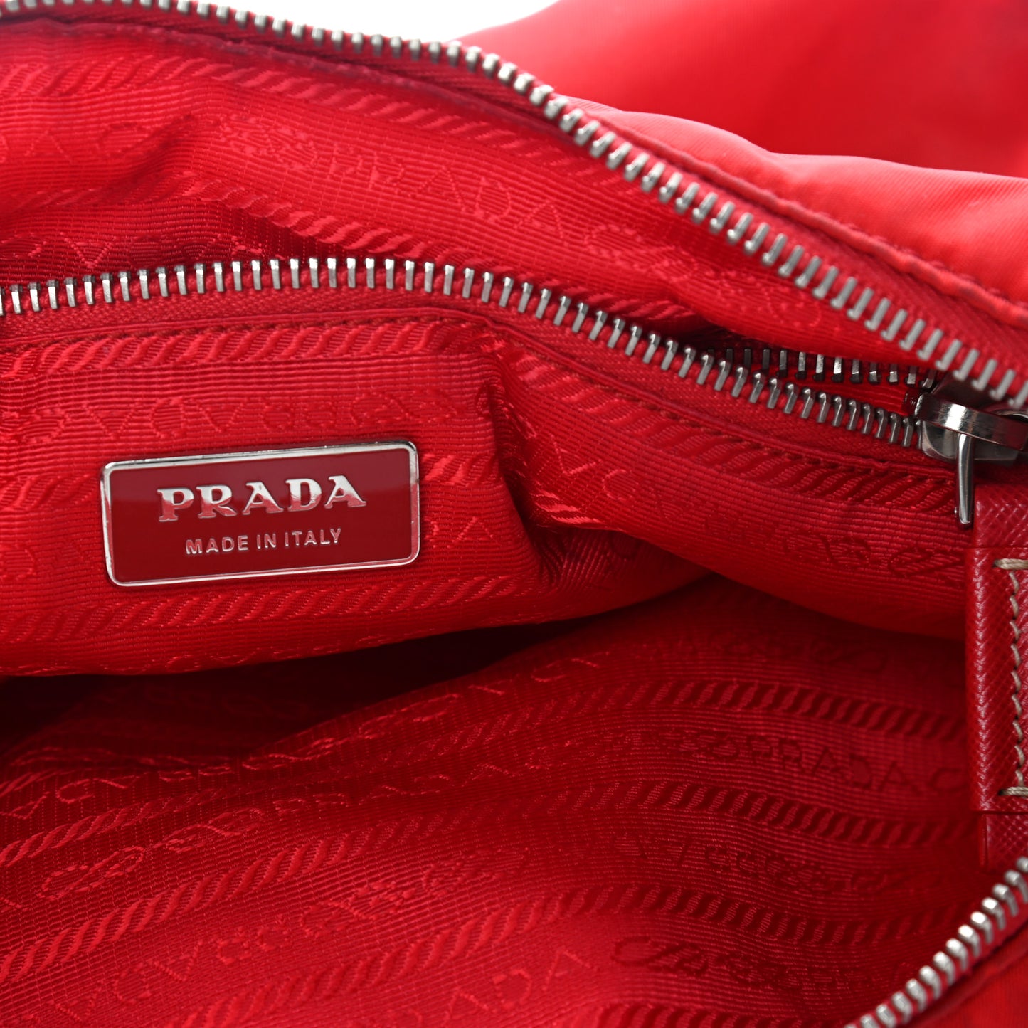 Tessuto Nylon Saffiano Sacca Shoulder Bag Rosso