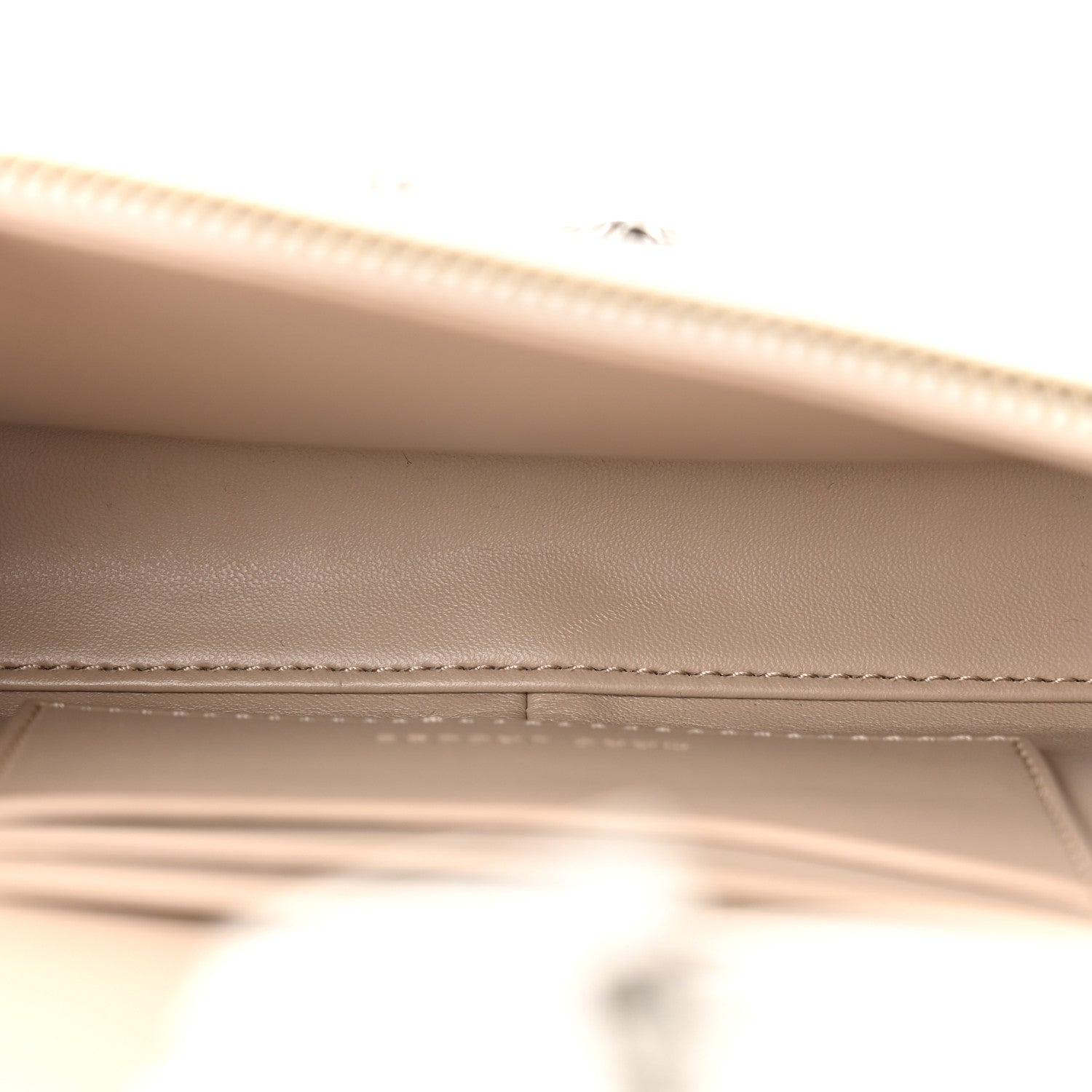 Marc Jacobs Calfskin Saint Marc Chain Wallet White 5 of 13