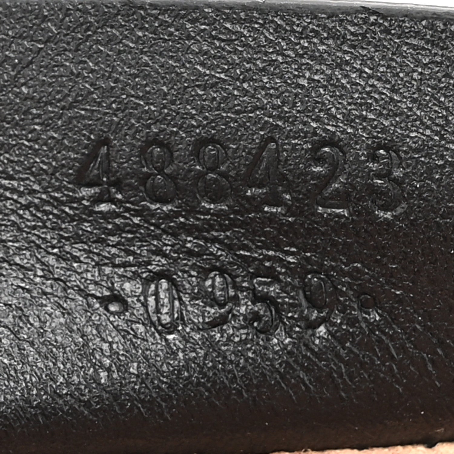 Gucci Calfskin Matelasse Animal Studs GG Marmont Round Wrist Wallet Black 7 of 8