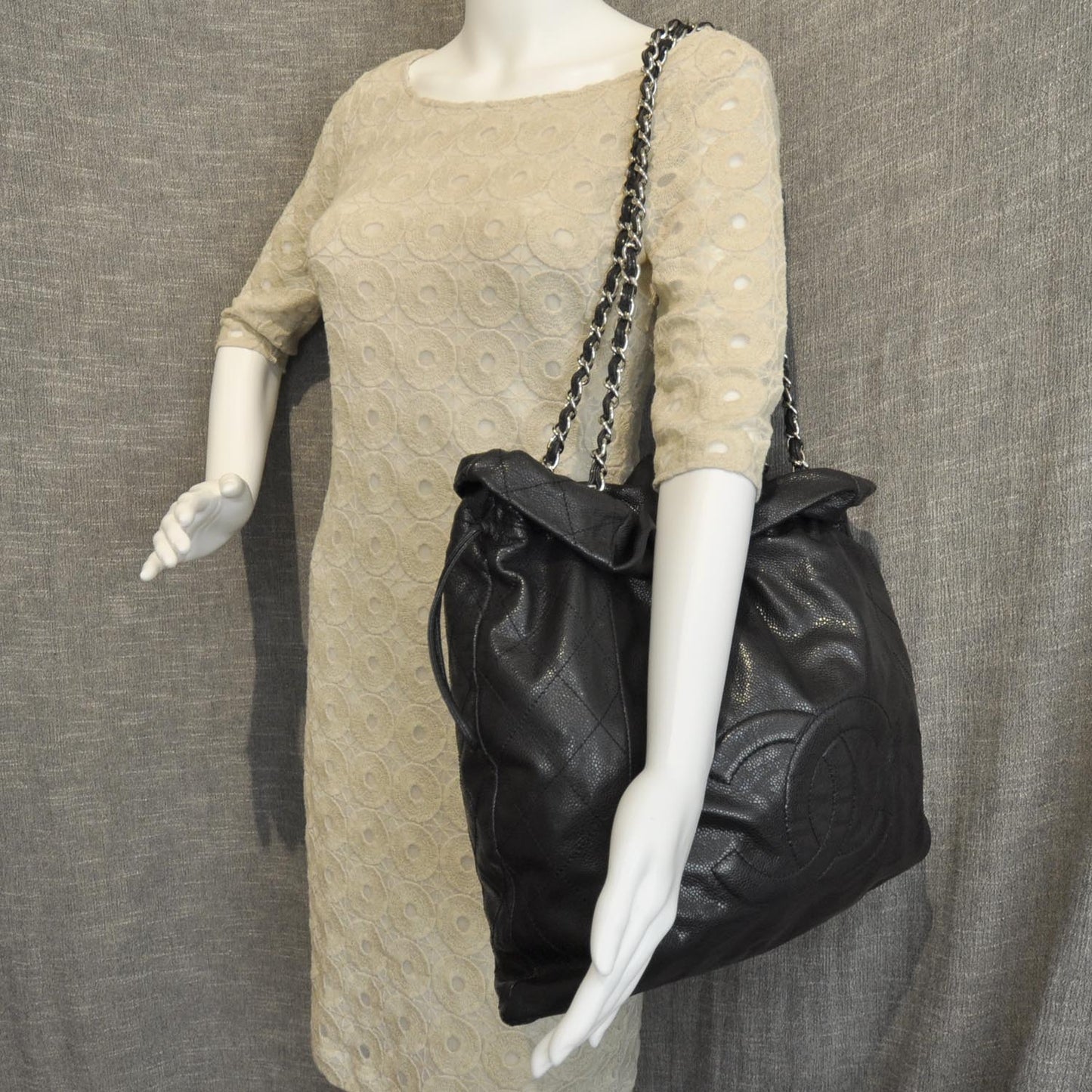 Caviar 31 Drawstring Tote Black