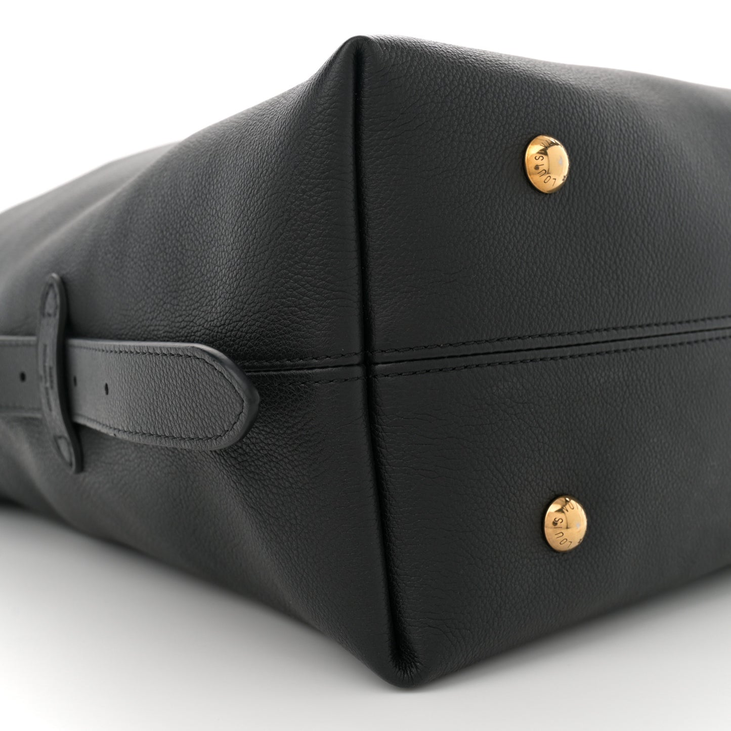 Grained Calfskin Low Key Hobo MM Black