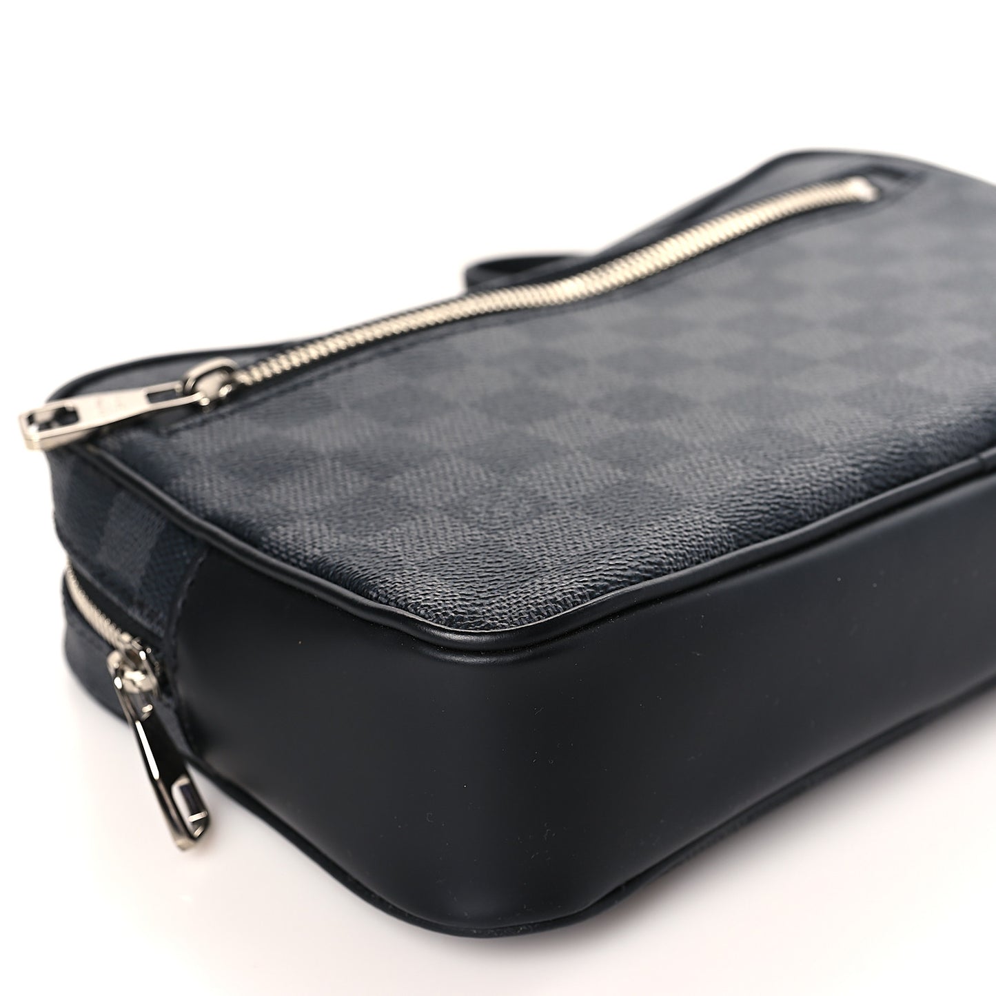 Damier Graphite Kasai Clutch
