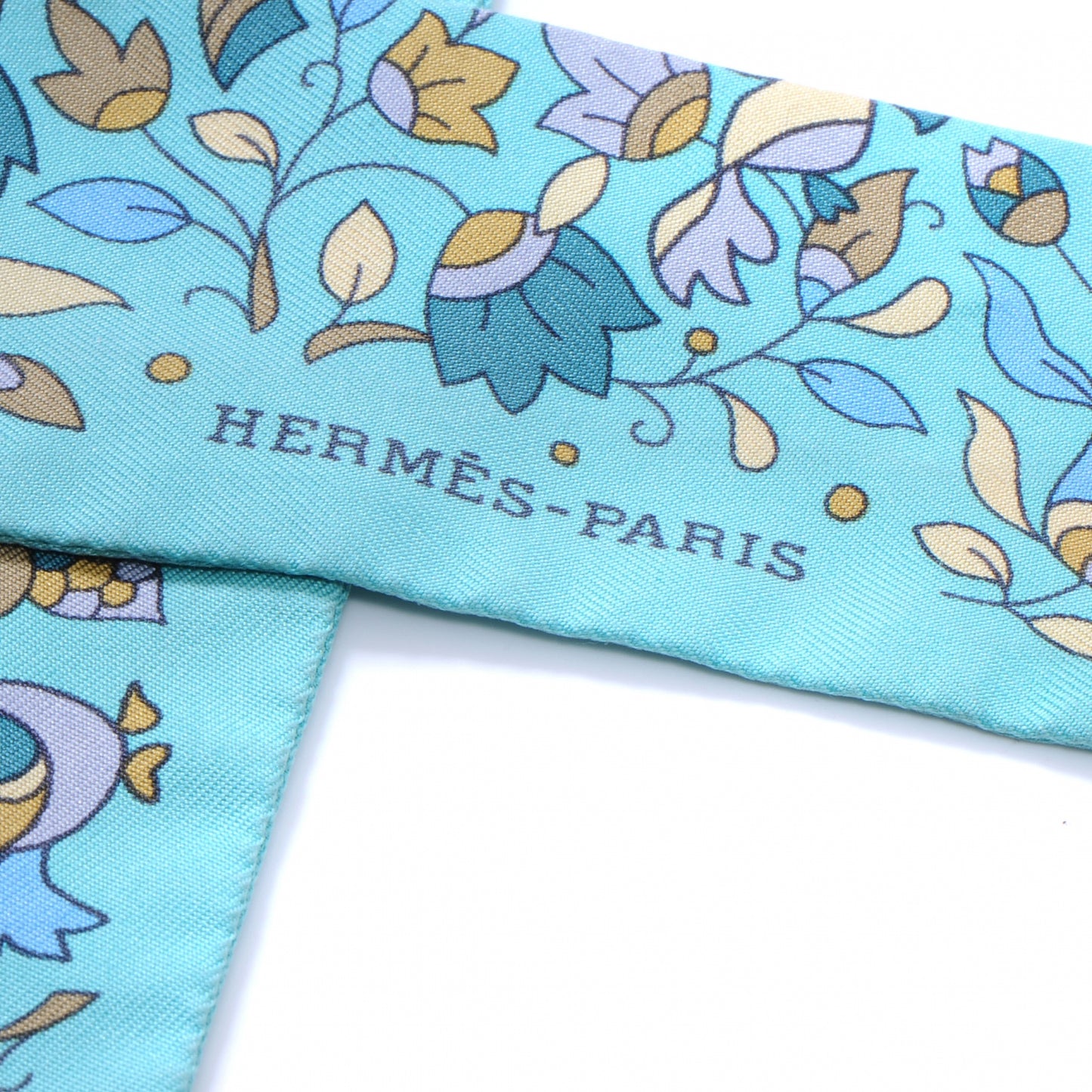 Silk Un Jardin Apres La Mousson Twilly Scarf
