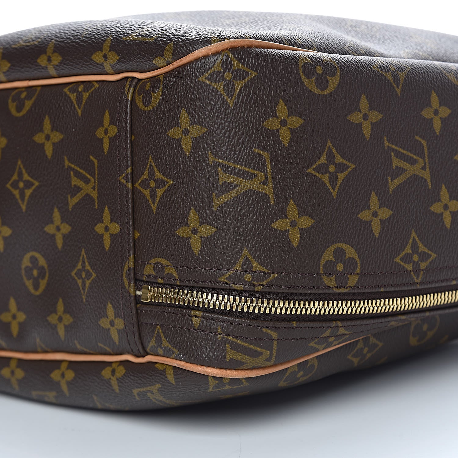Louis Vuitton Monogram Excursion Shoe Bag 12 of 17