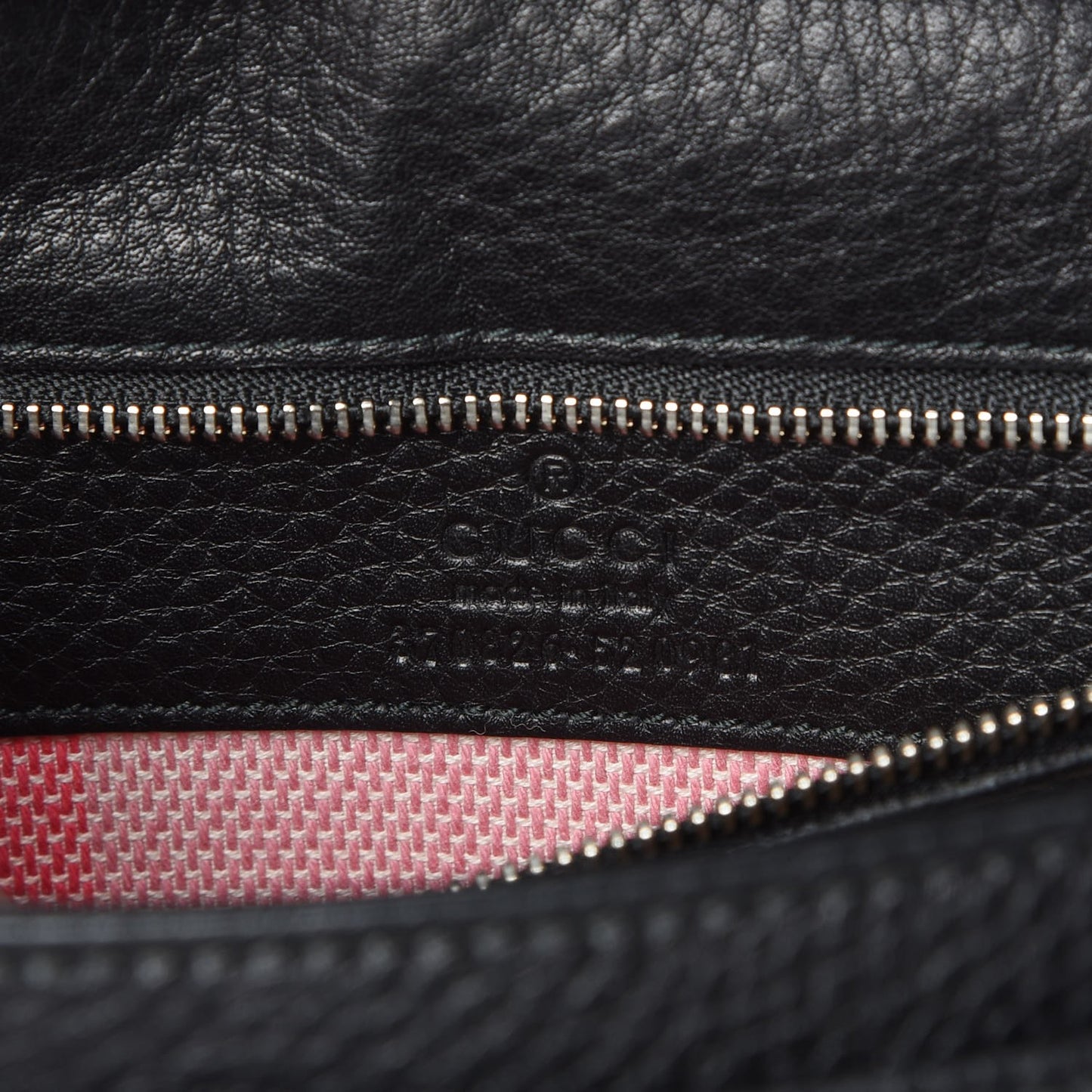Pebbled Calfskin Medium Bamboo Daily Flap Shoulder Bag Black