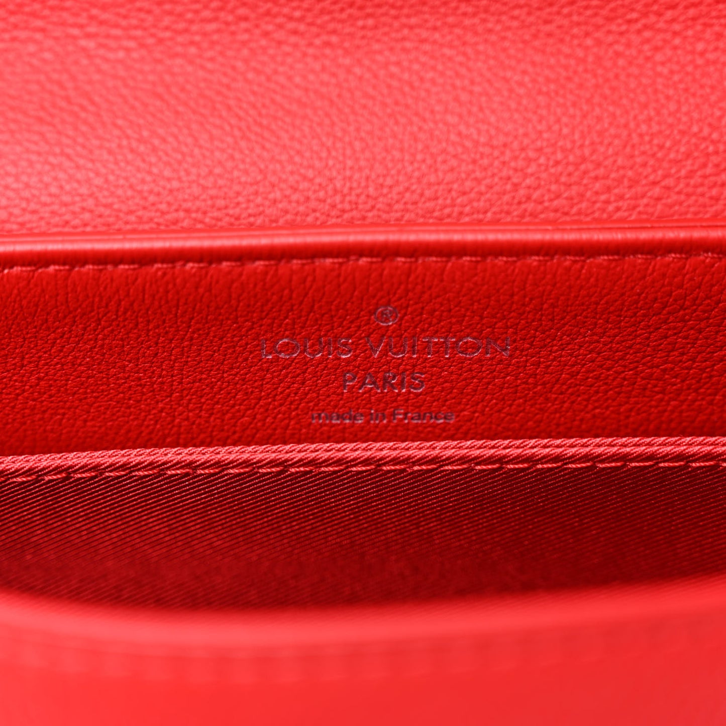 Soft Calfskin Lockme II Top Handle Rubis
