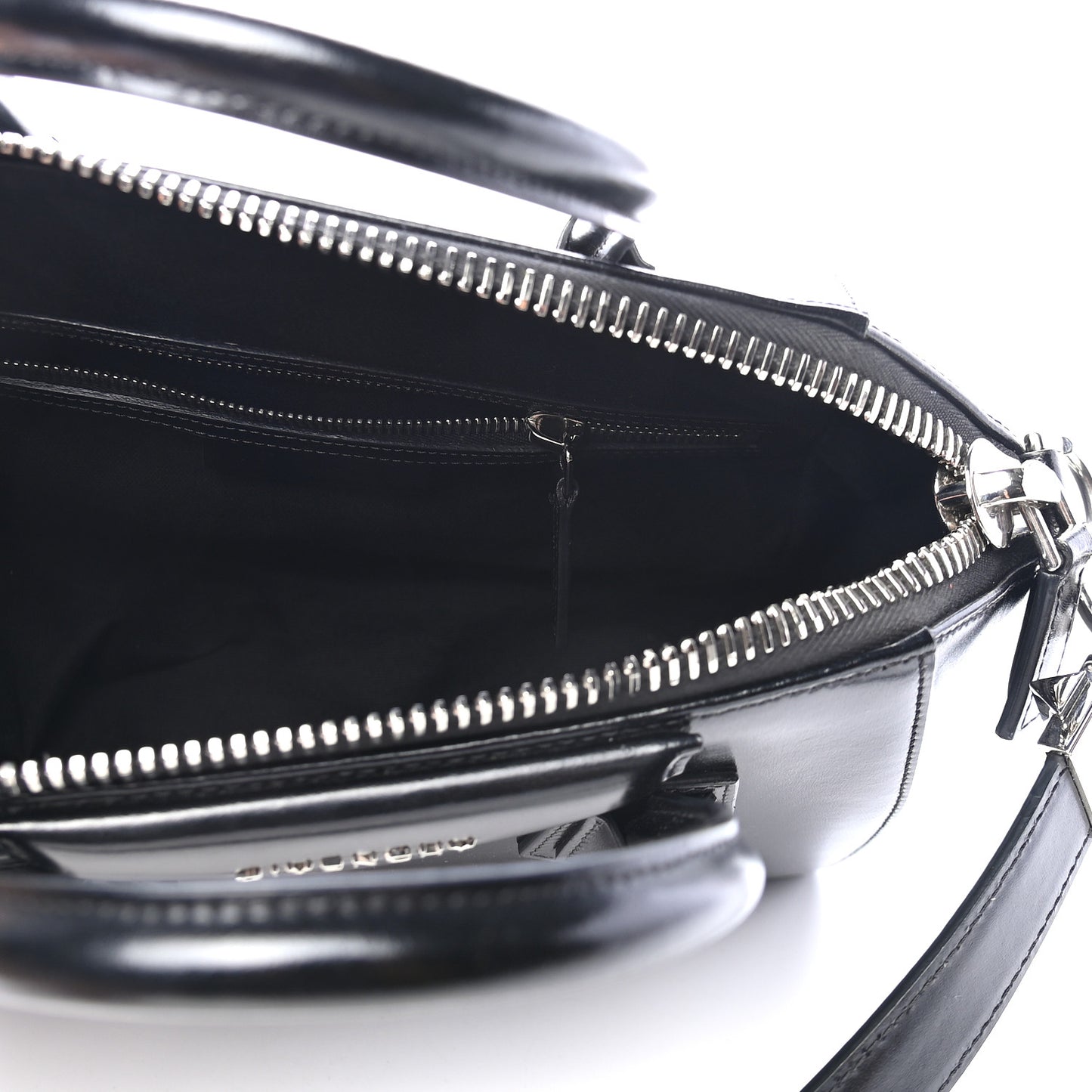 Shiny Lord Calfskin Small Antigona Black