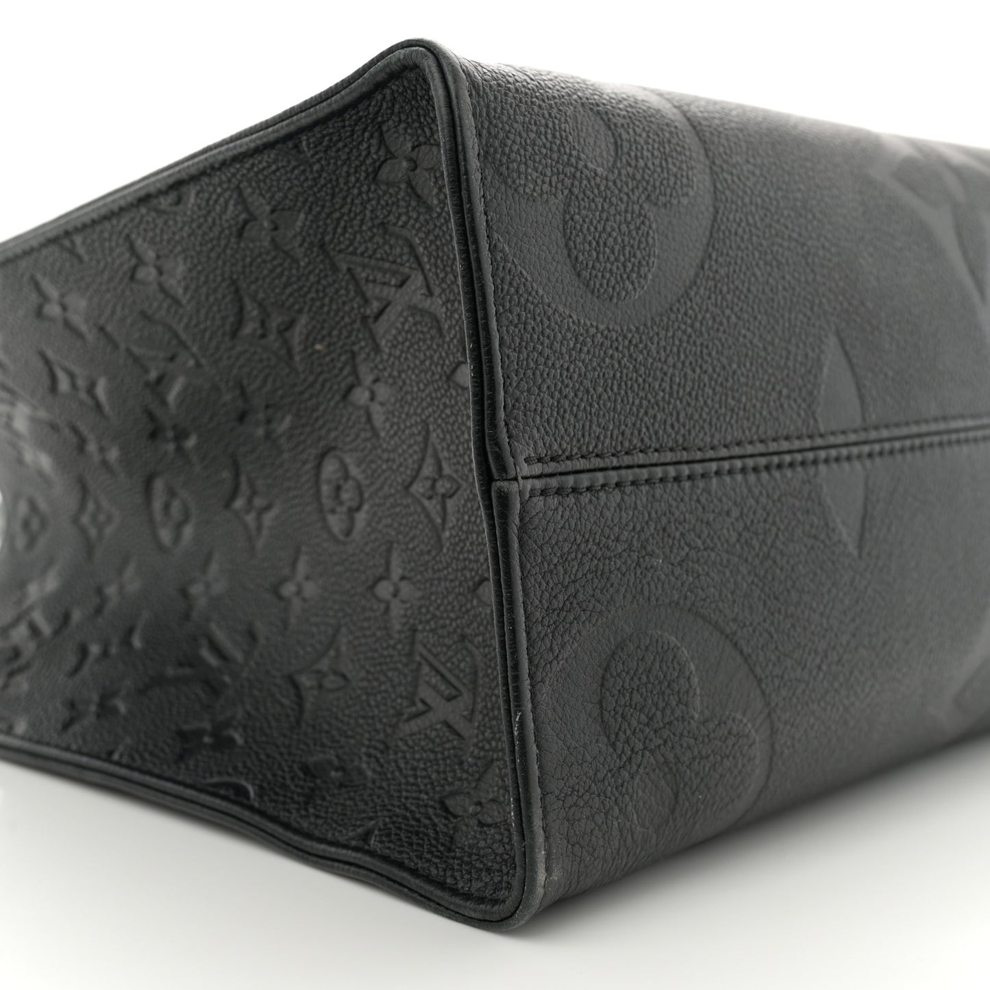 Empreinte Monogram Giant Onthego MM Black