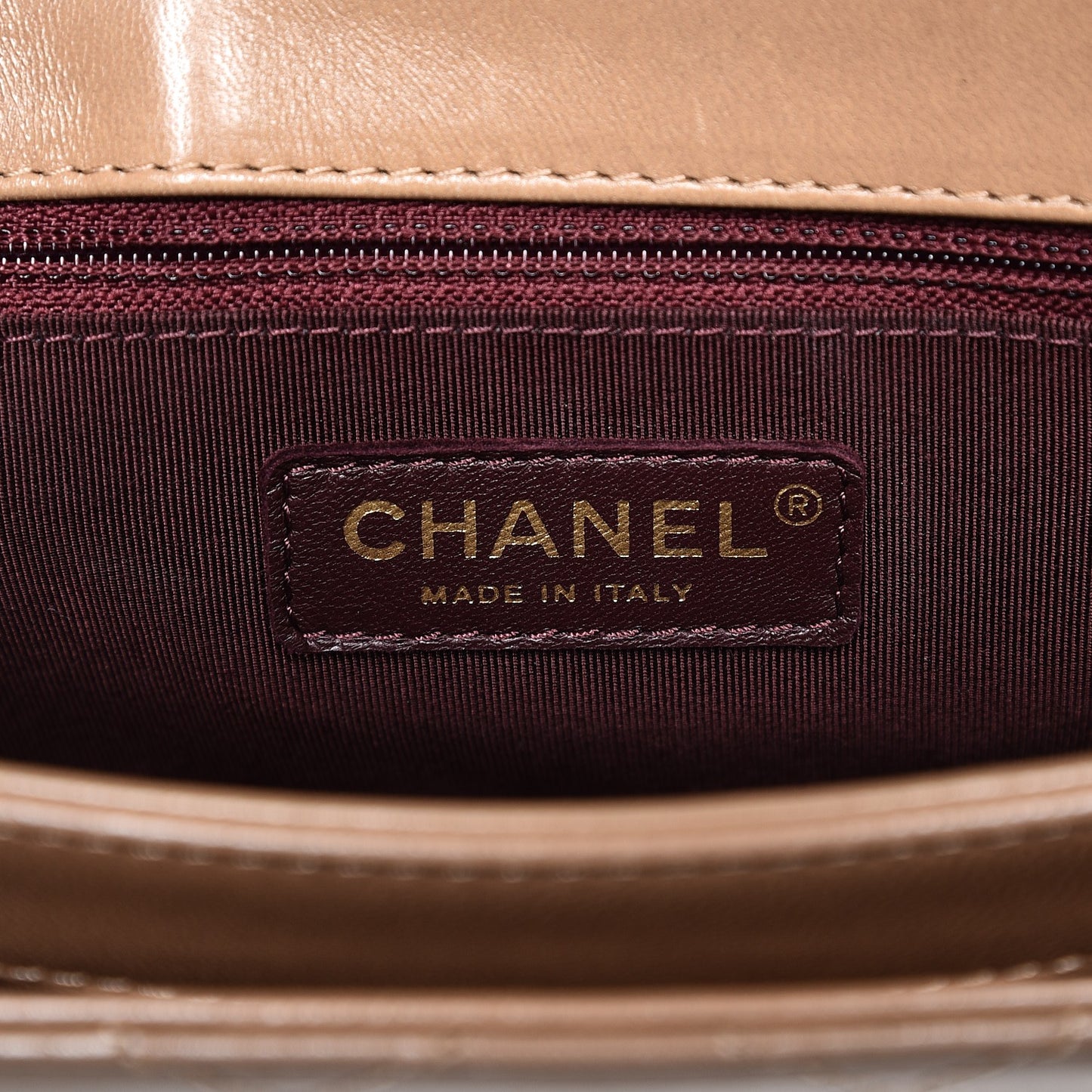 Shiny Lambskin Quilted Around The Corner Flap Beige
