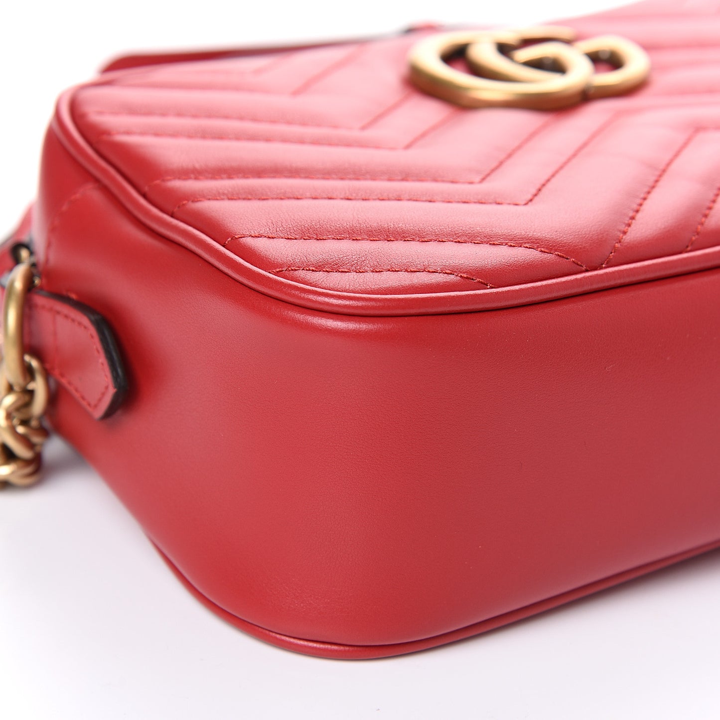 Calfskin Matelasse Small GG Marmont Chain Shoulder Bag Hibiscus Red