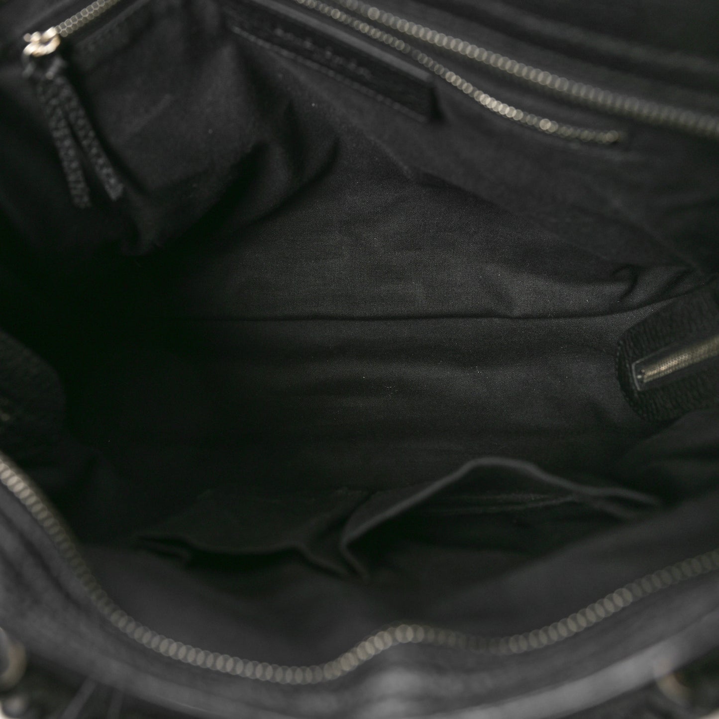 Vibrato Calfskin Classic Silver Hardware City Black