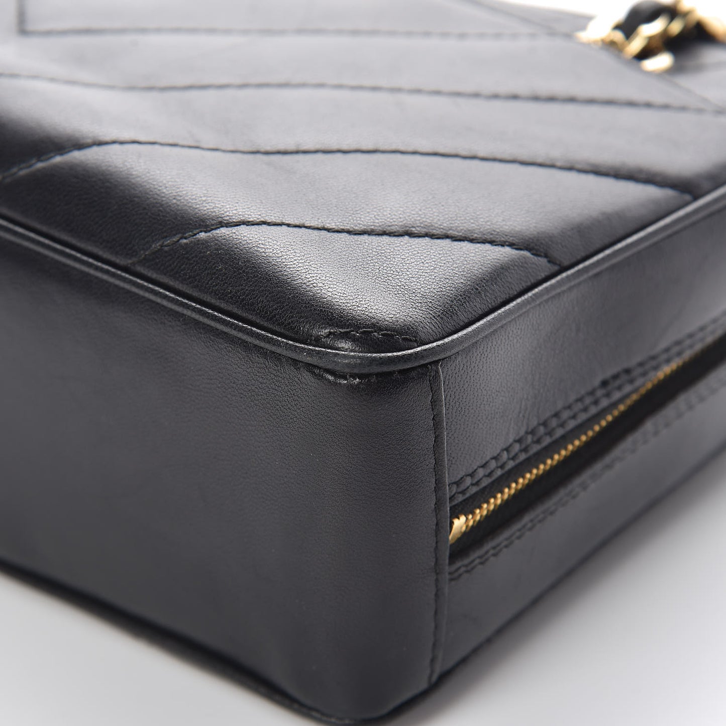 Lambskin Chevron Quilted Camera Case Black