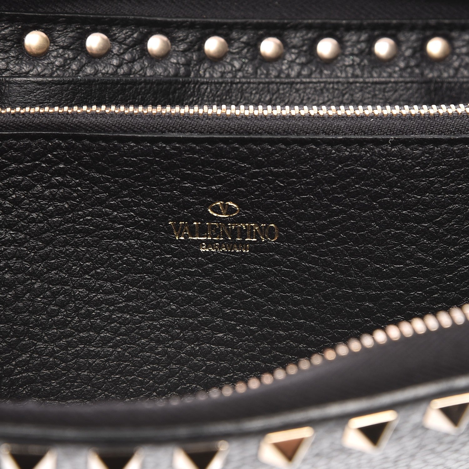 Valentino Garavani Pebbled Calfskin Rockstud Zip Around Wallet Black 6 of 9