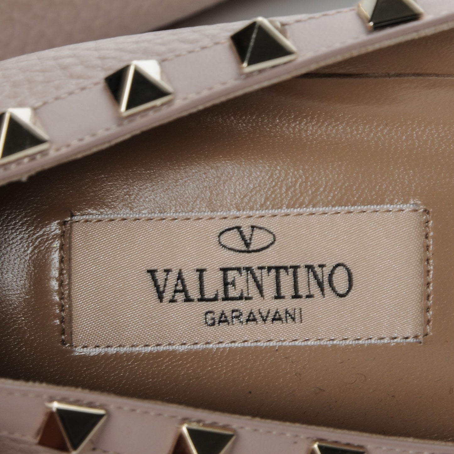 Pebbled Calfskin Rockstud Ballerina Flats 37.5 Poudre