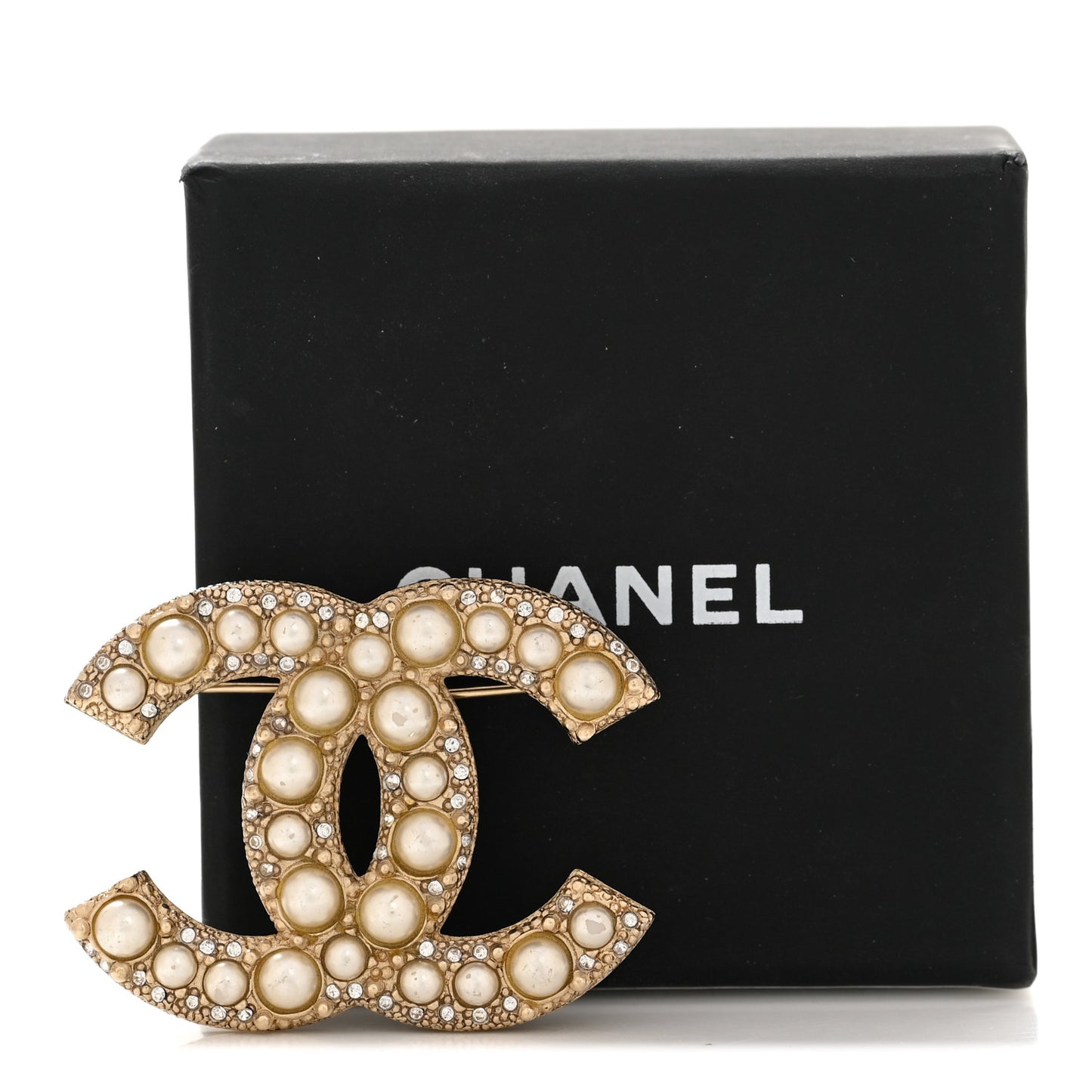 Metal Crystal Graduated Pearl CC Brooch Gold
