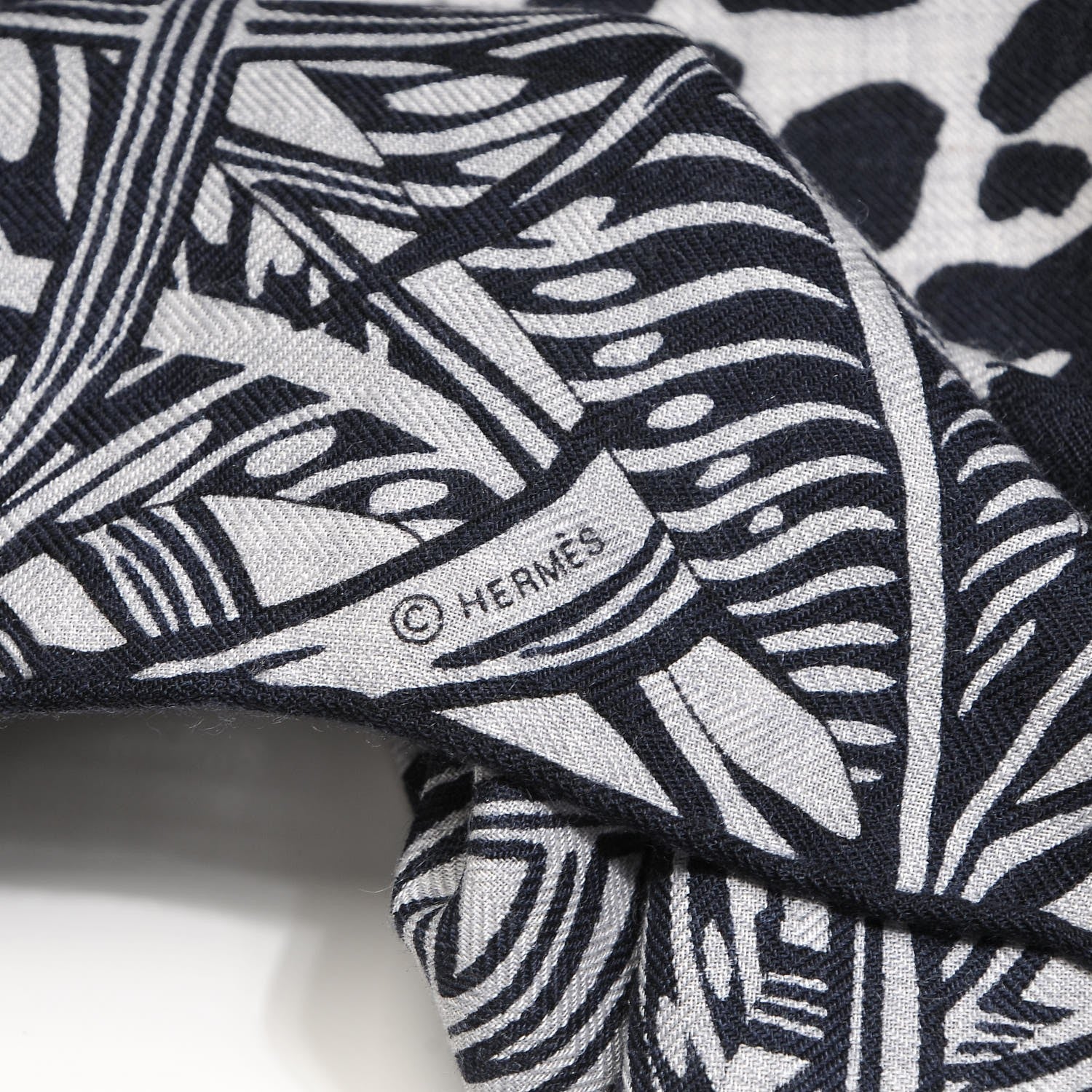Hermes Cashmere Silk Jaguar Quetzal Shawl 140 Gris Chine Bleu Noir Gris 4 of 5
