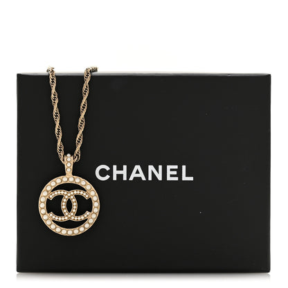 Chanel Pearl CC Round Pendant Necklace Gold 6 of 6