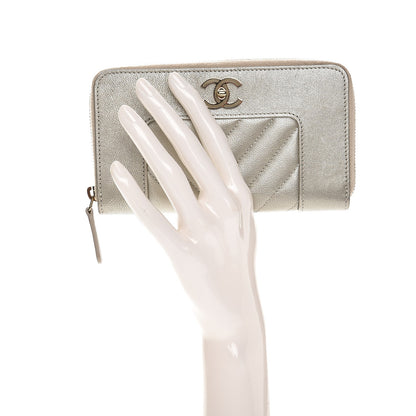Chanel Metallic Sheepskin Quilted Mademoiselle Vintage Zip Around Wallet Light Gold 2 of 9