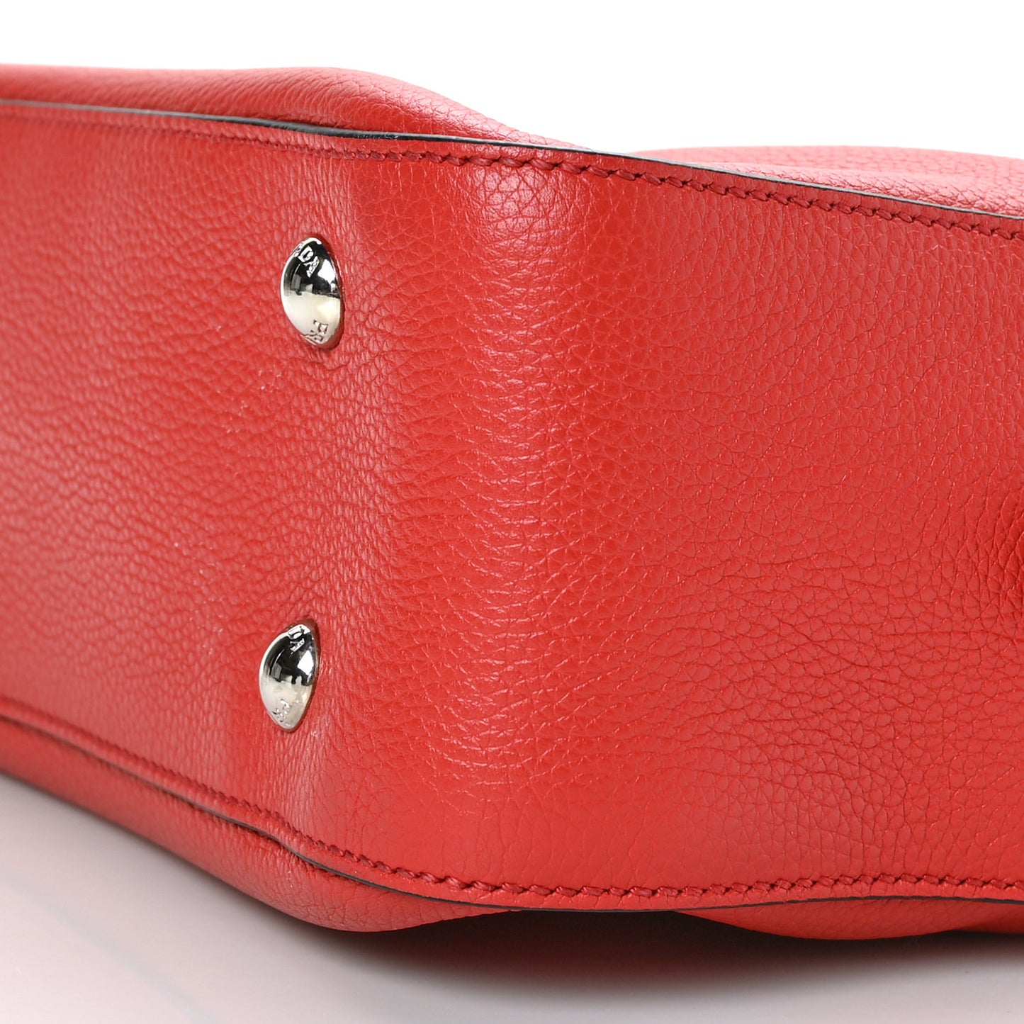 City Calfskin Chain Shoulder Bag Lacca