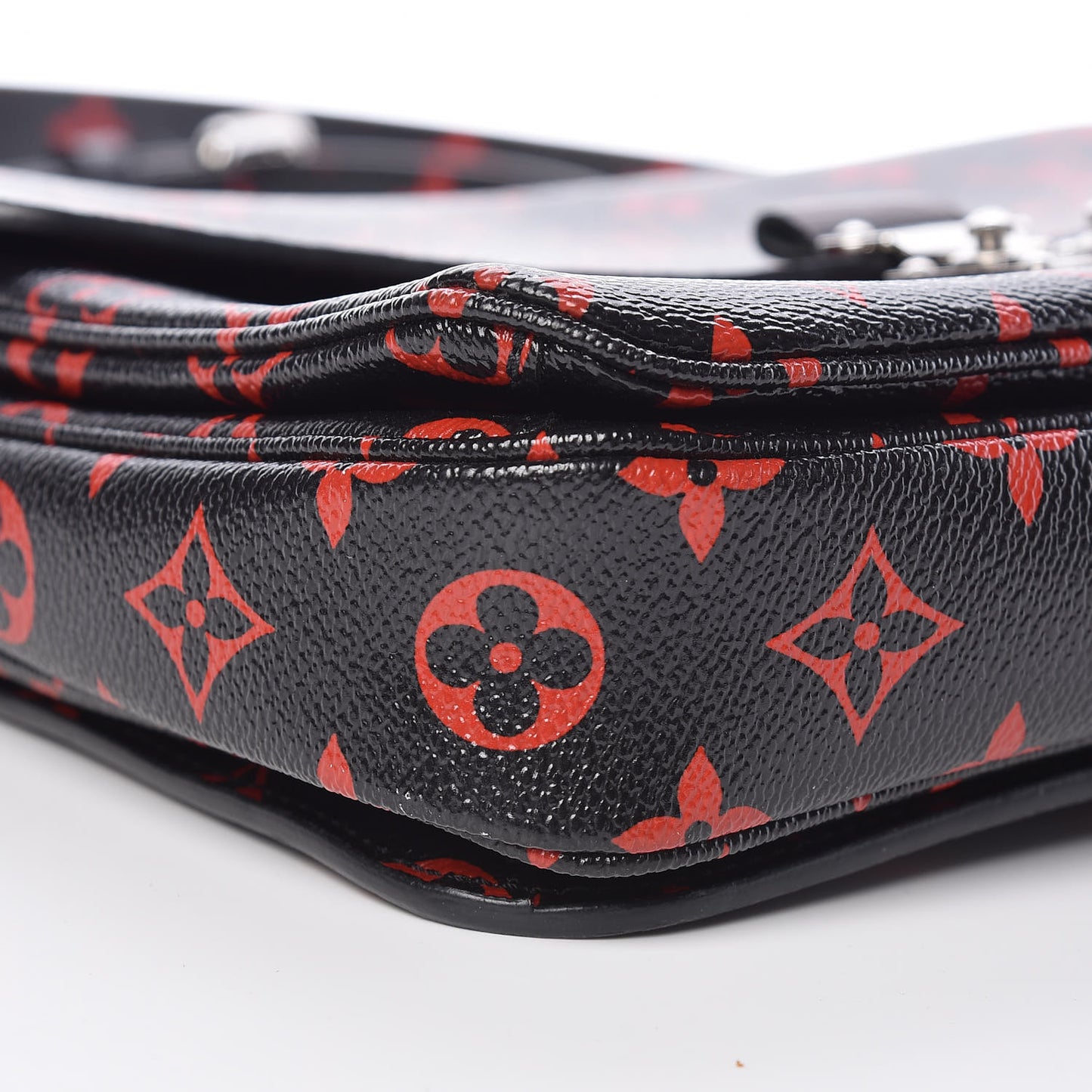 Monogram Infrarouge Pochette Metis