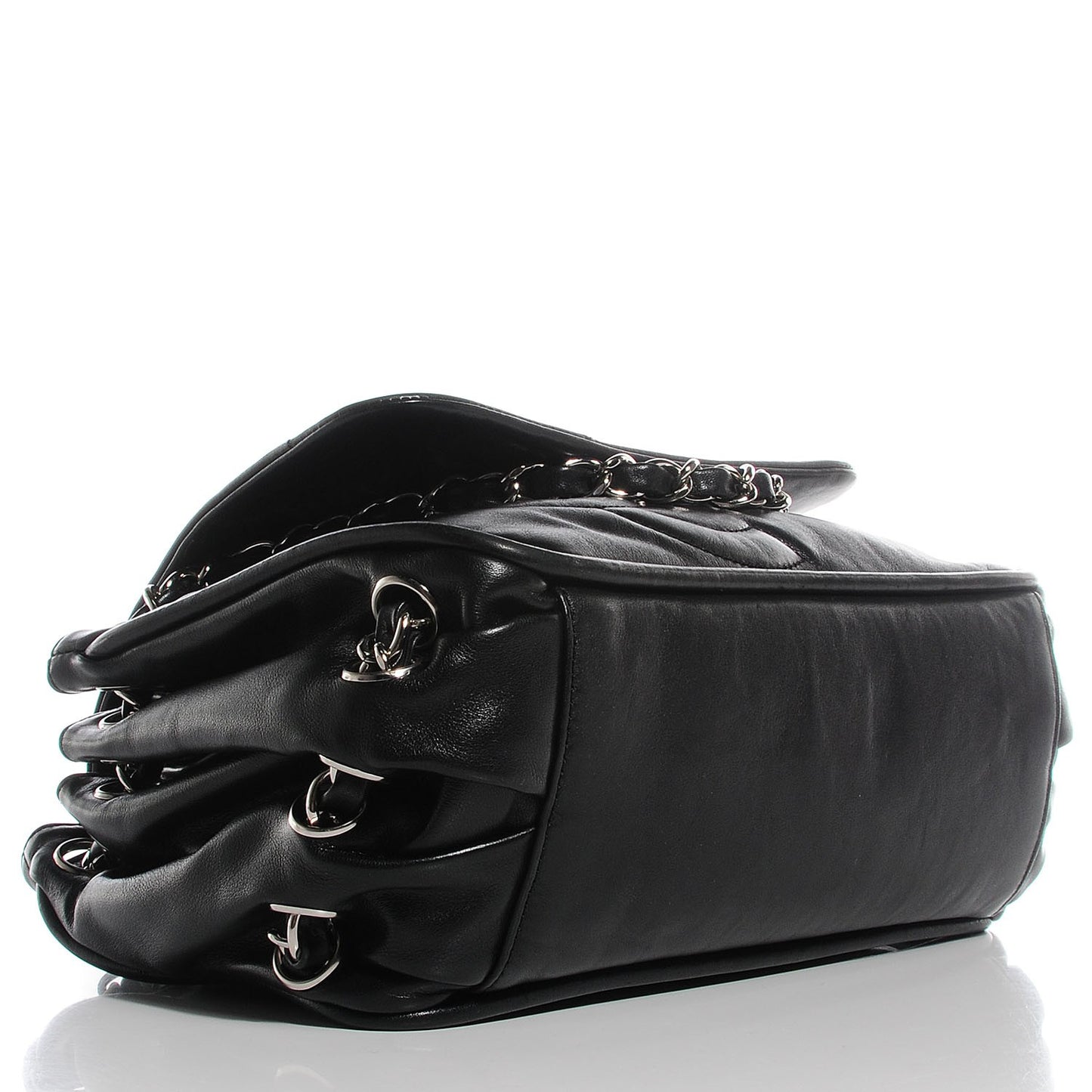 Calfskin Diagonal Ligne Flap Black