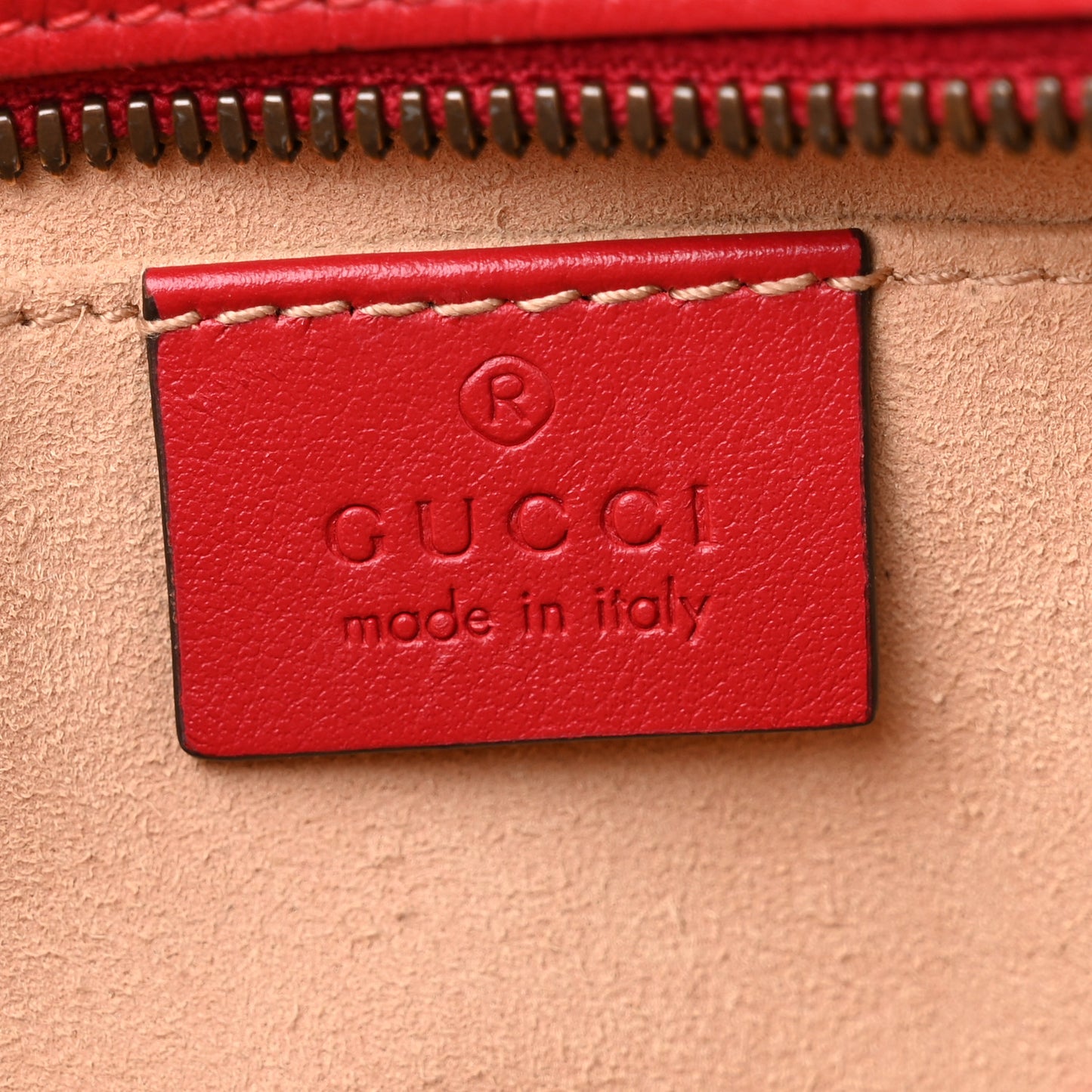Calfskin Matelasse Small GG Marmont Chain Shoulder Bag Hibiscus Red