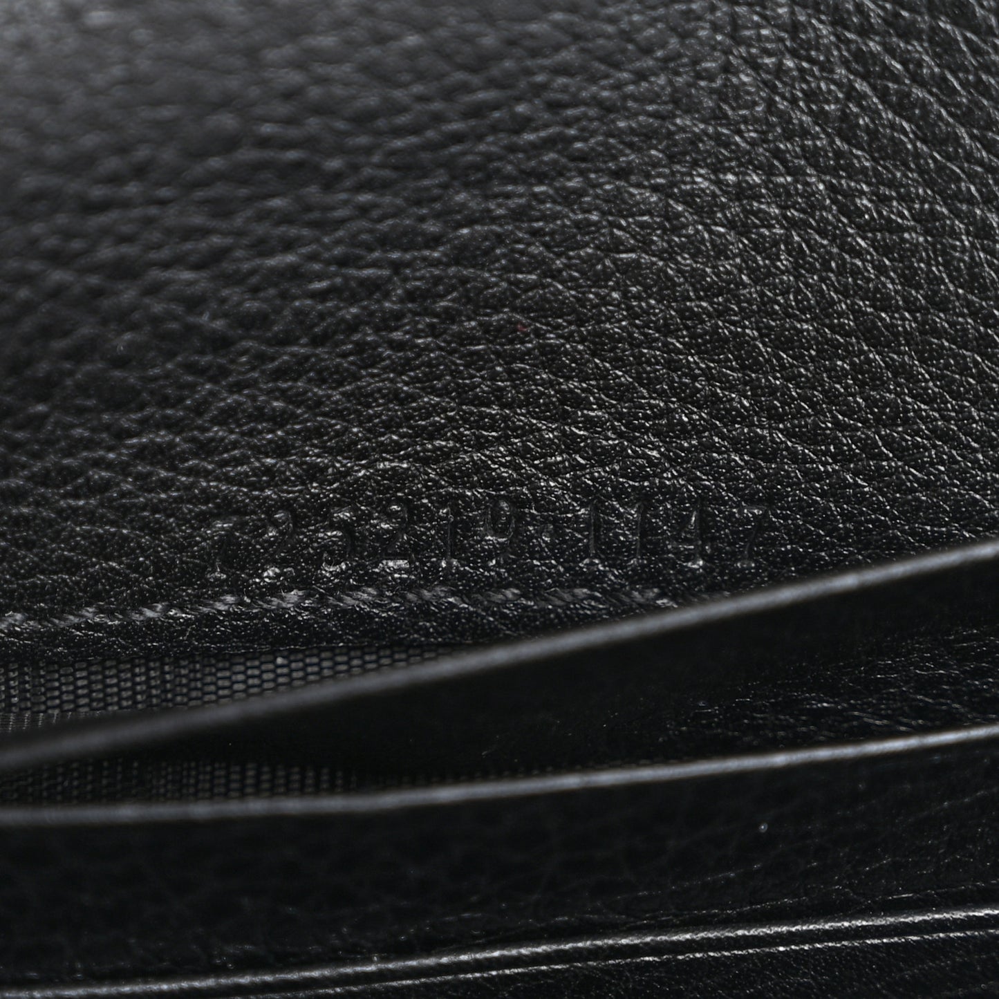 Roxy Calfskin Medium Blondie Chain Wallet Black