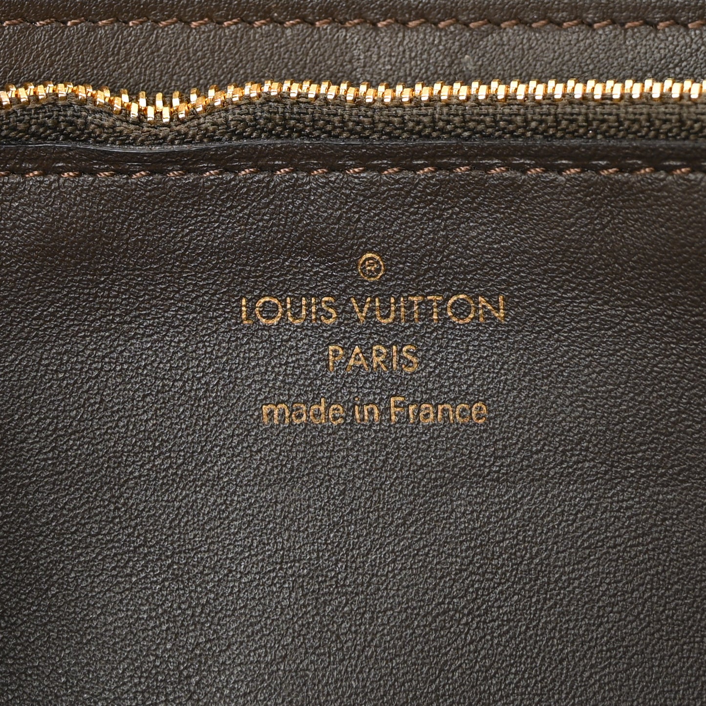 Taurillon Capucines Wallet Galet