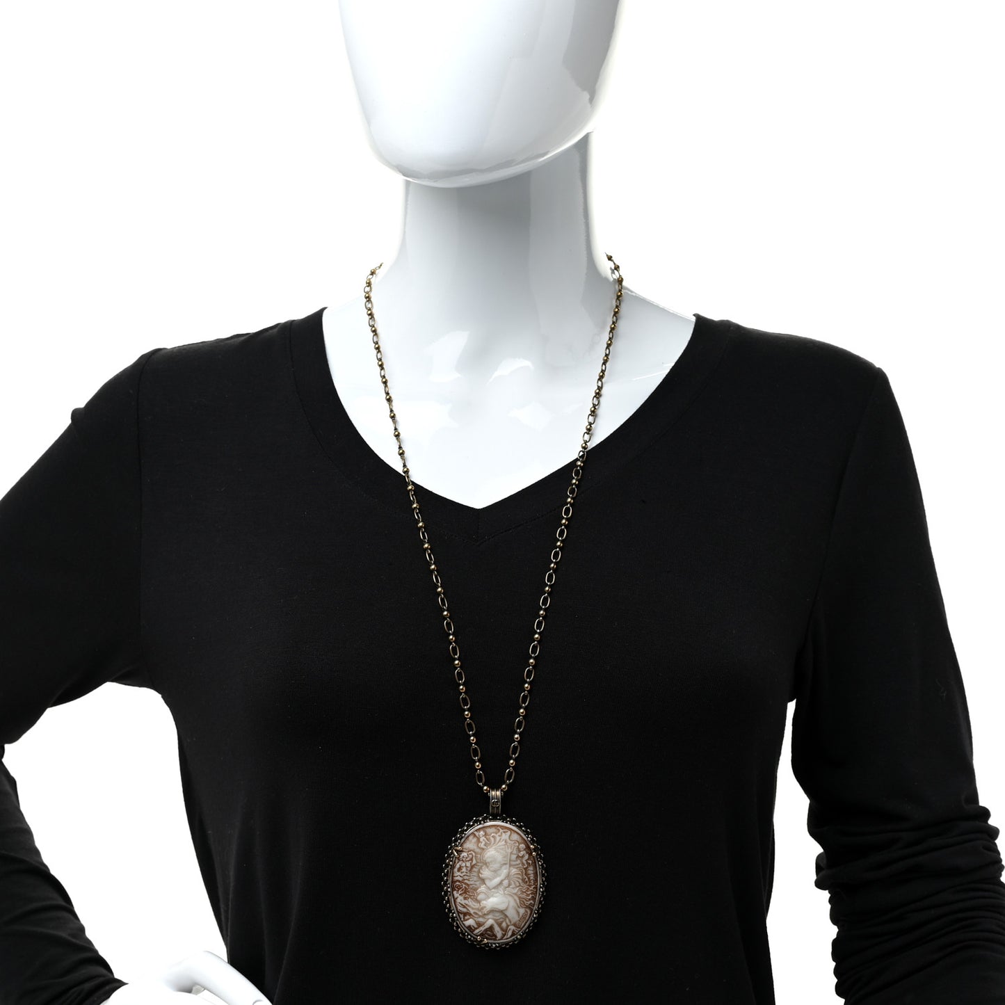 Metal Cameo Pendant Necklace Aged Gold