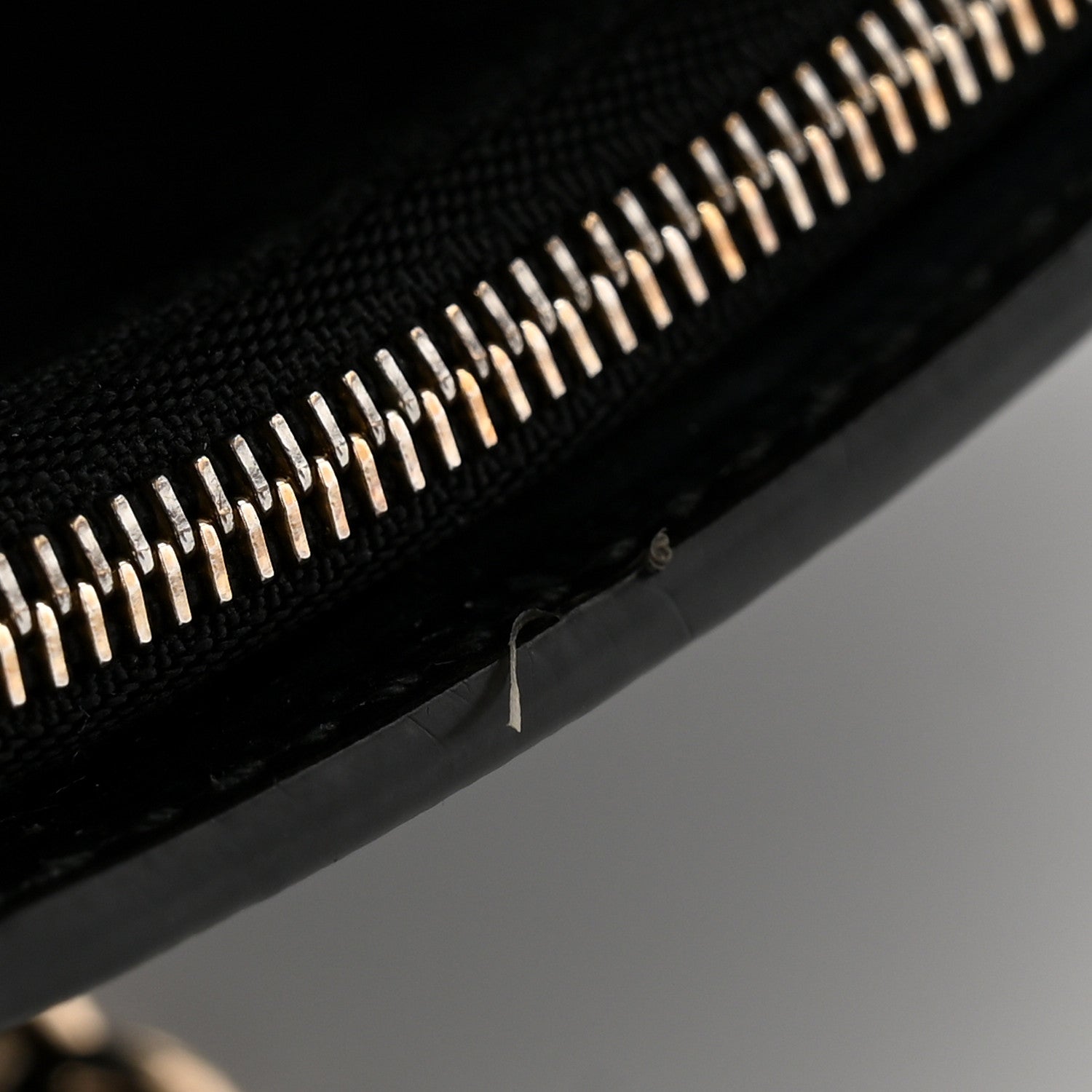 Gucci Guccissima Signature Bowy Chain Wallet Black 14 of 16