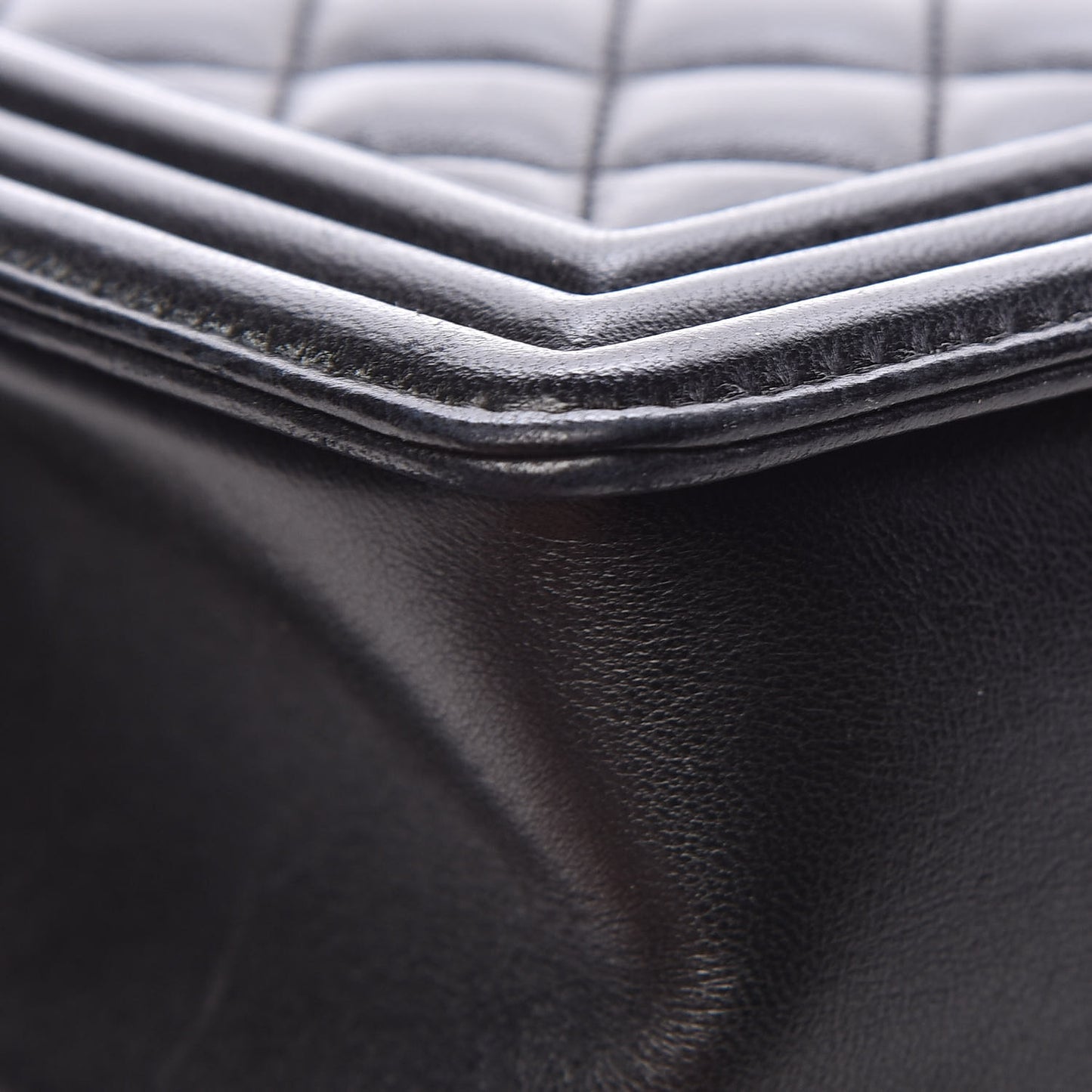 Lambskin Quilted Medium Boy Flap Black