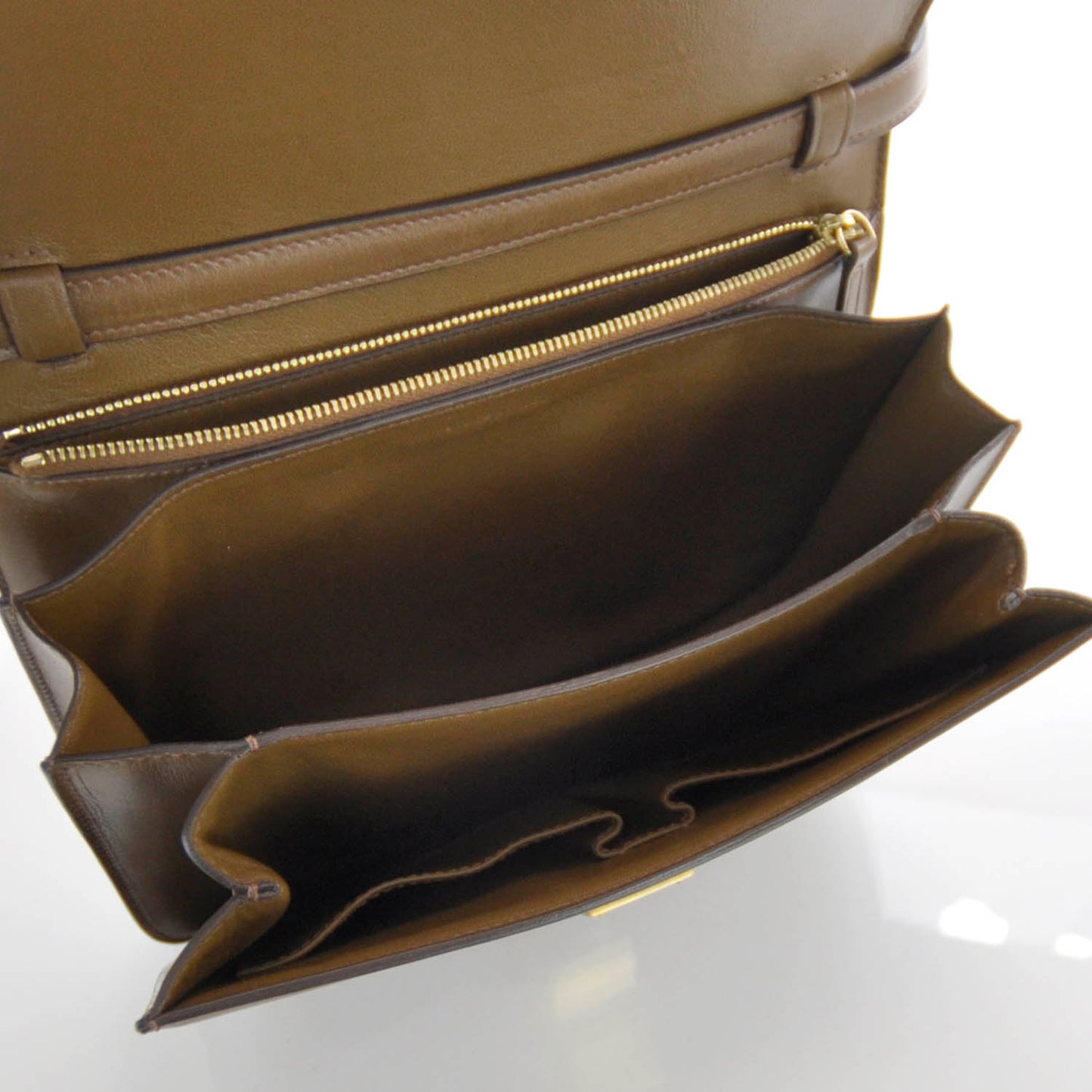 Leather Medium Classic Box Flap Bag Camel