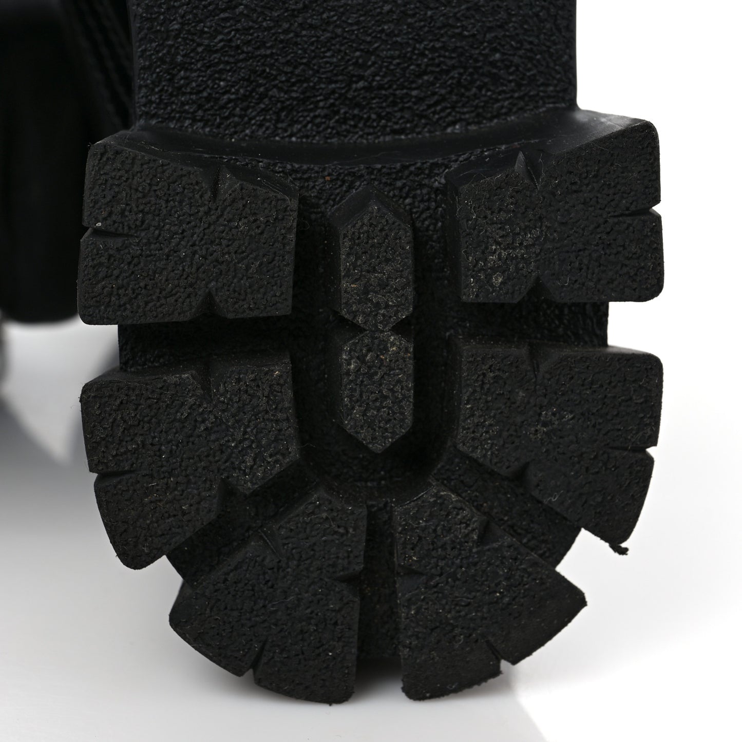 Spazzolato Rois Nylon Metal Triangle Logo Monolith Pouch Pocket 55mm Boots 38.5 Black