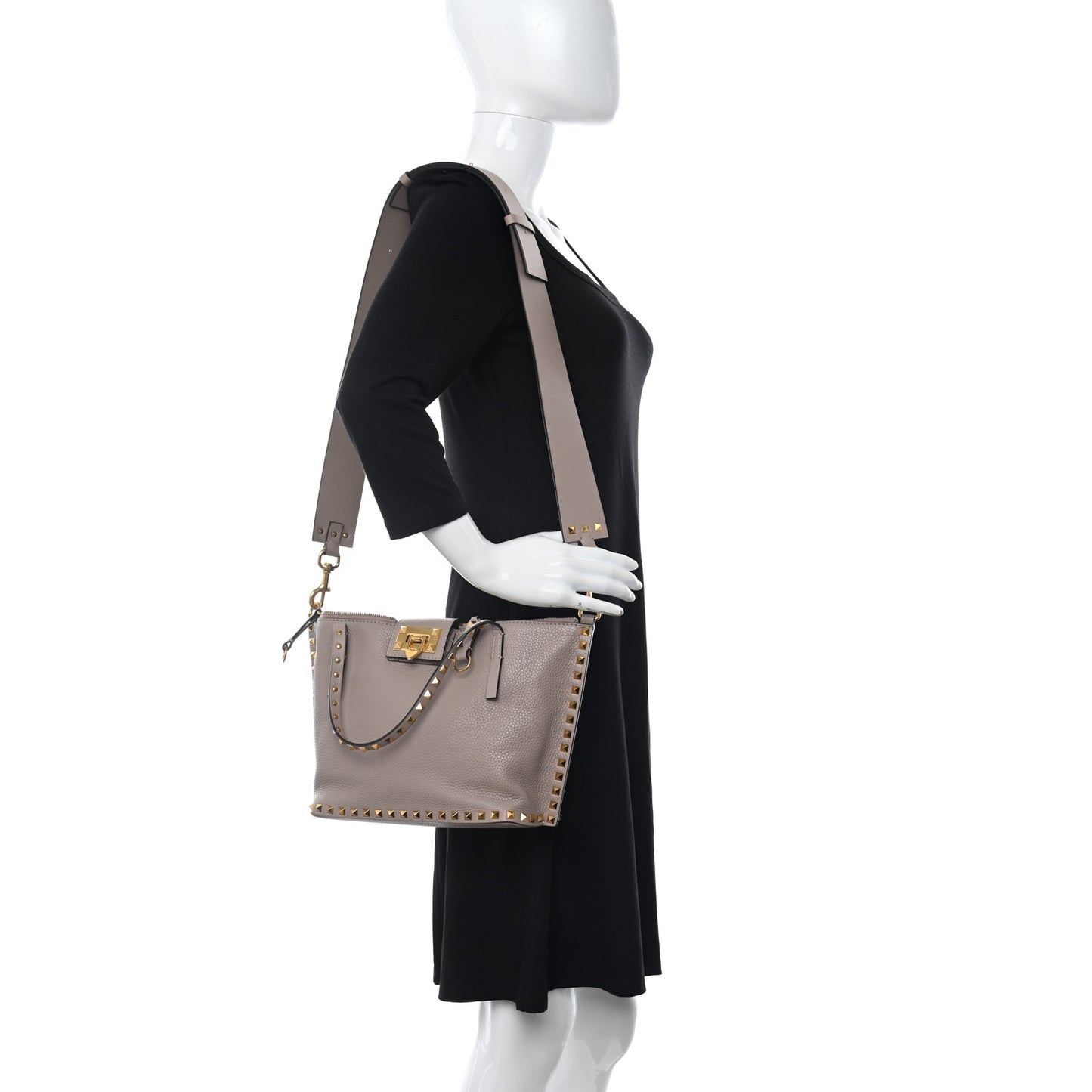 Pebbled Calfskin Rockstud Hype Tote Poudre