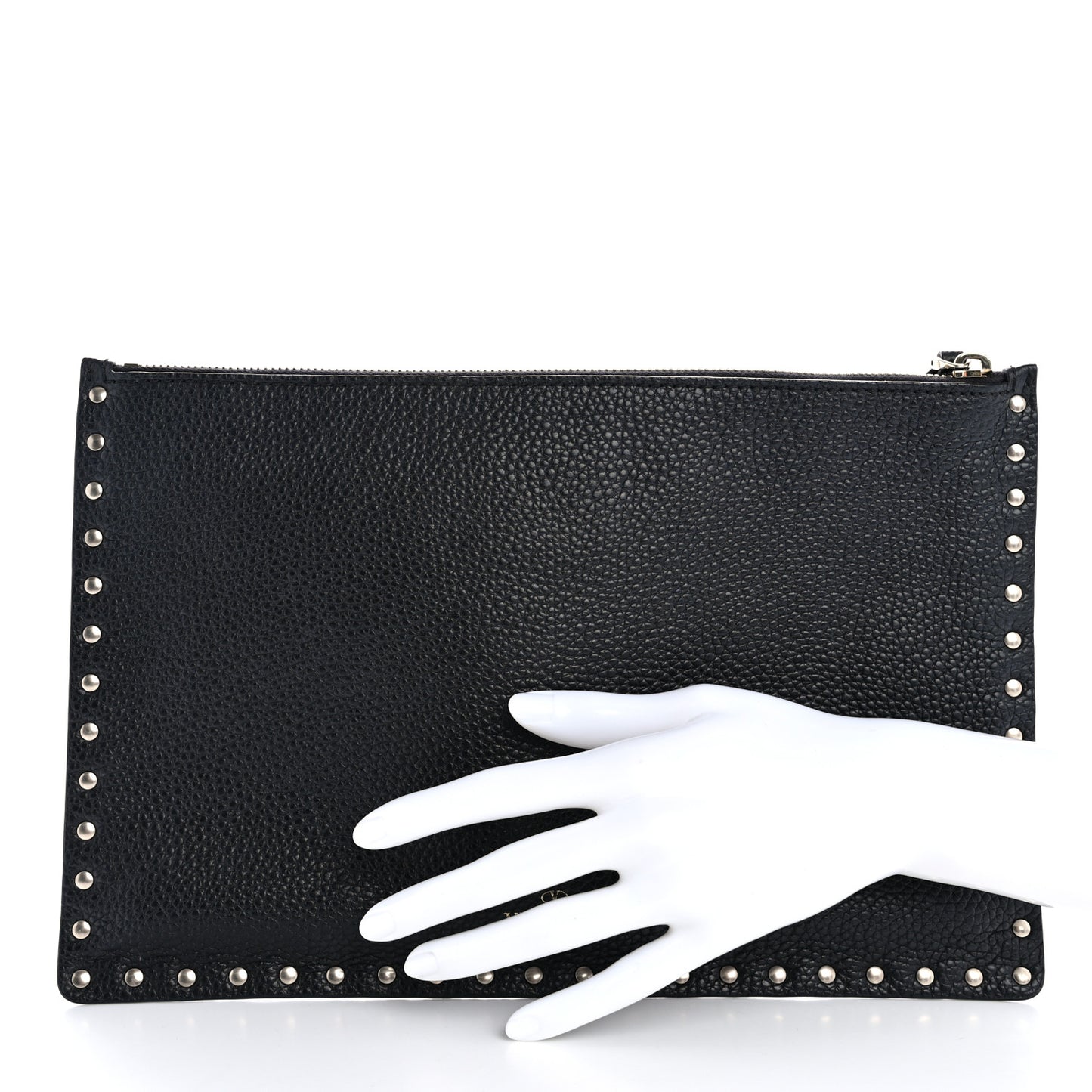 Pebbled Calfskin Large Rockstud Zip Pouch Black